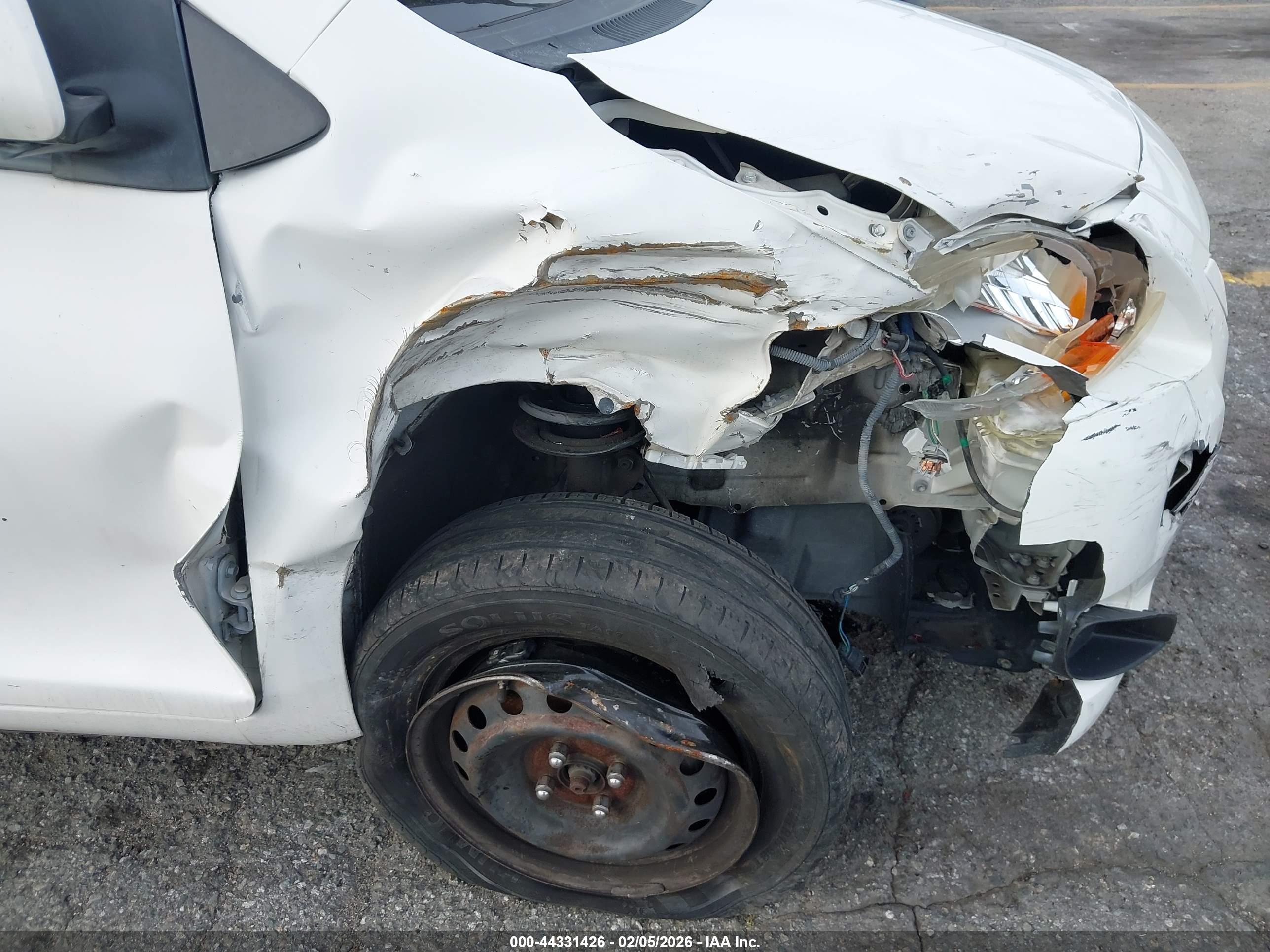 TOYOTA YARIS image 6