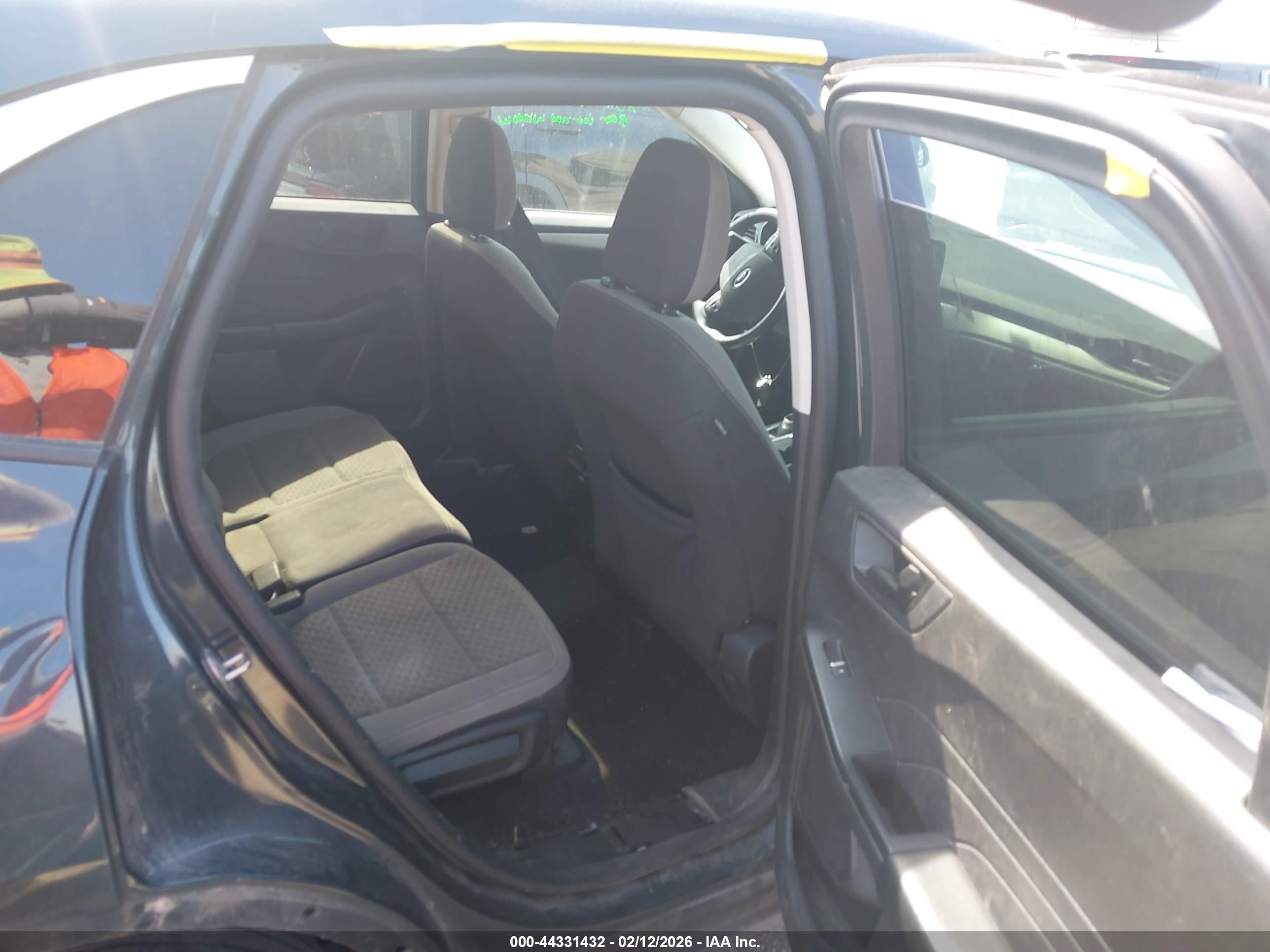 FORD ESCAPE image 8