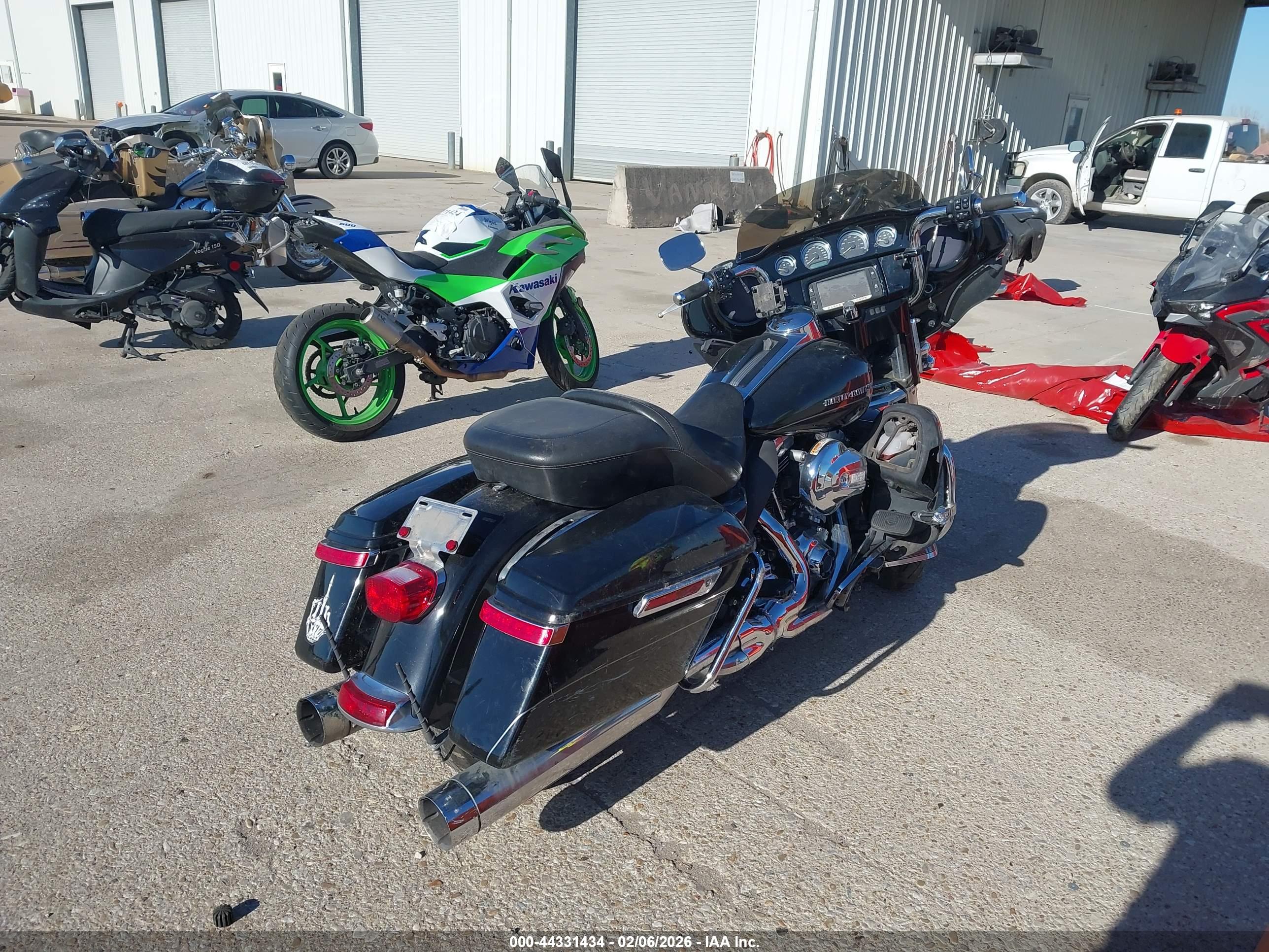 HARLEY-DAVIDSON FLHTKL image 4