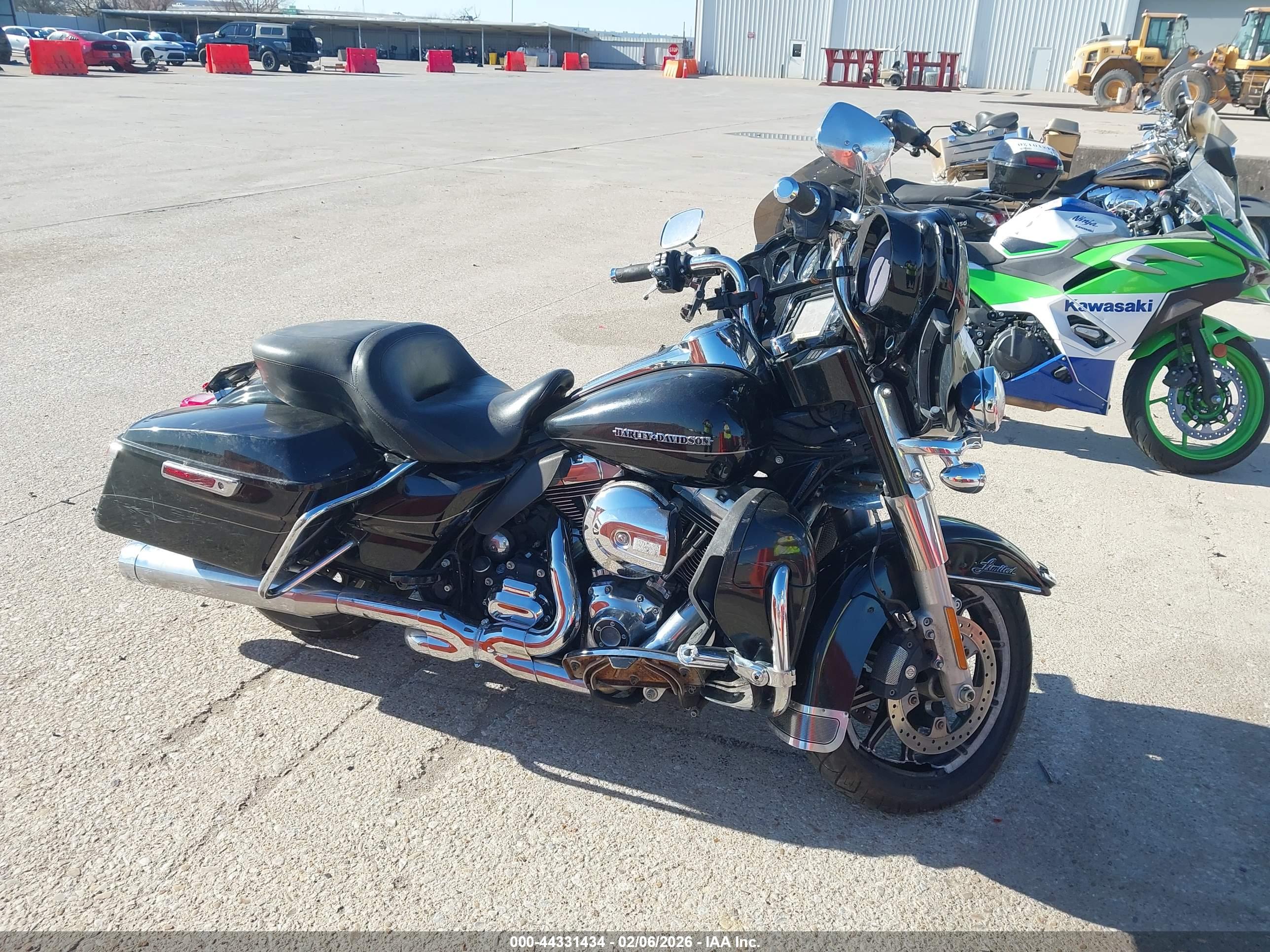 HARLEY-DAVIDSON FLHTKL image 8