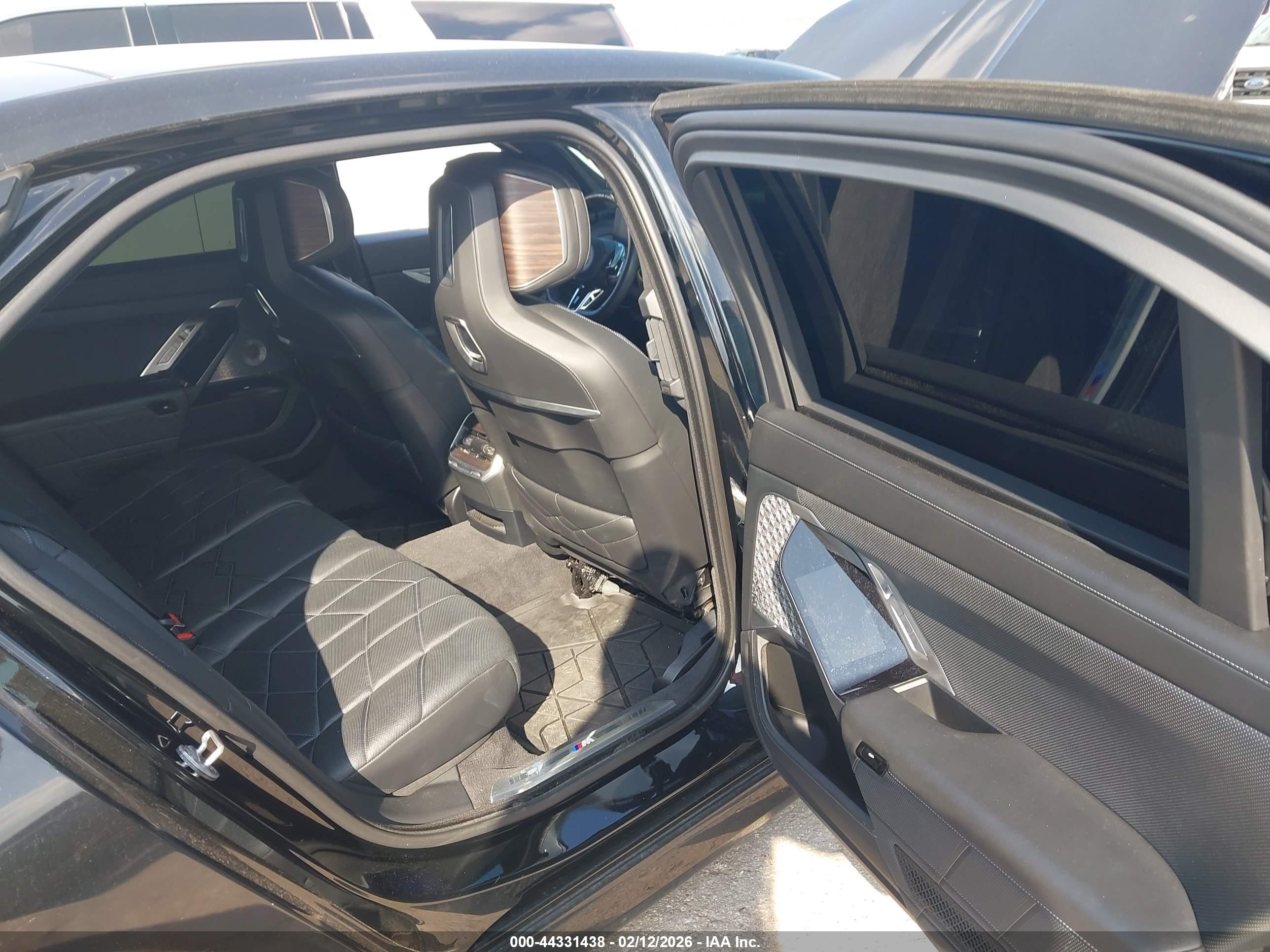 BMW 760 image 8