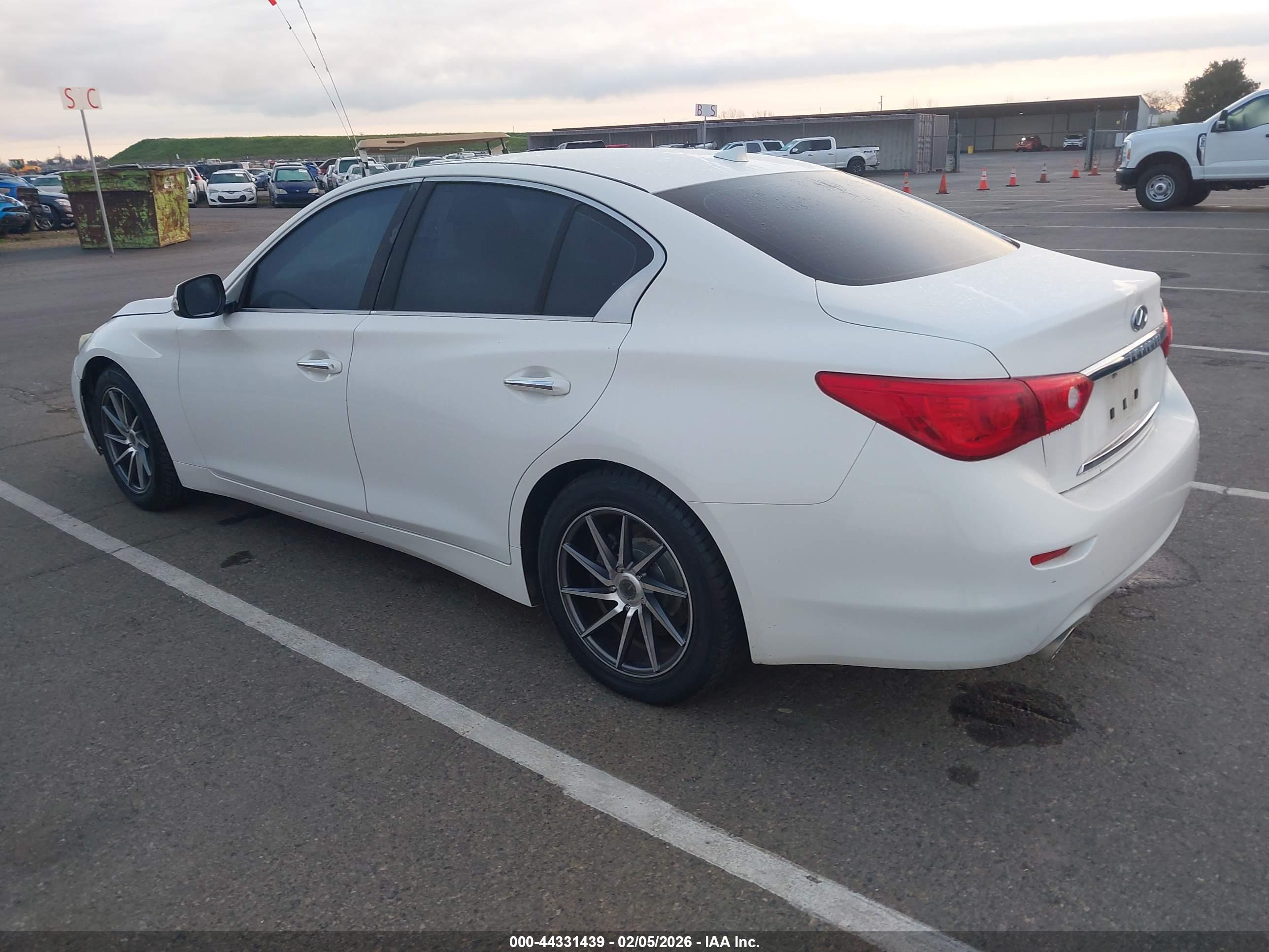 INFINITI Q50 image 3