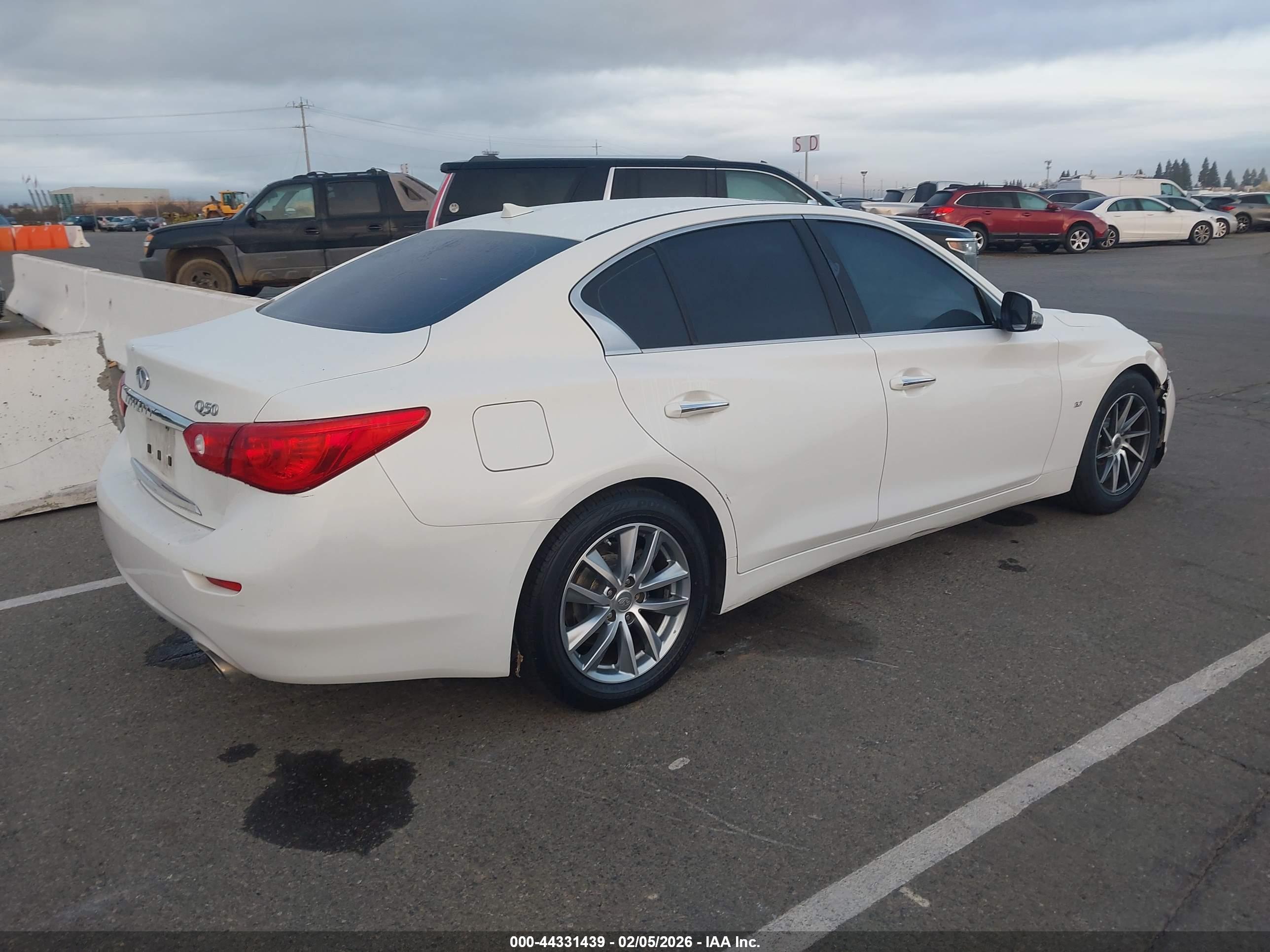 INFINITI Q50 image 4