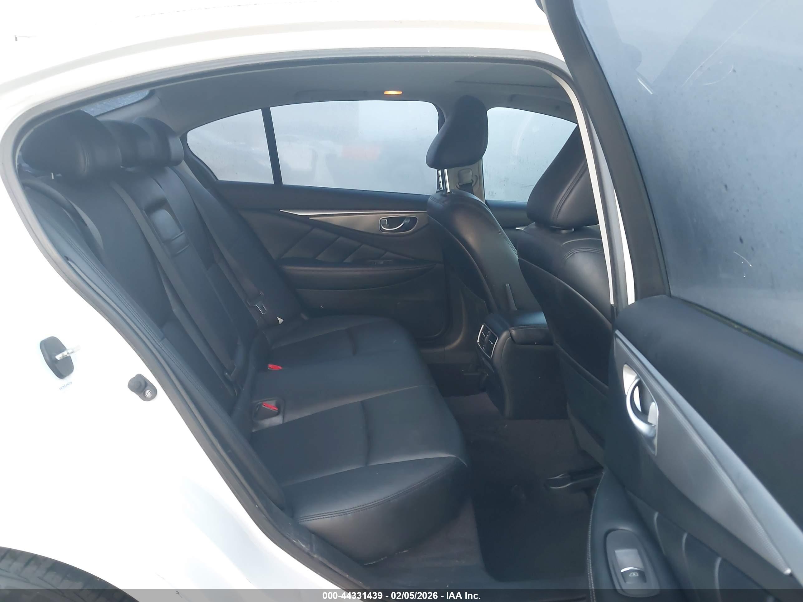 INFINITI Q50 image 8