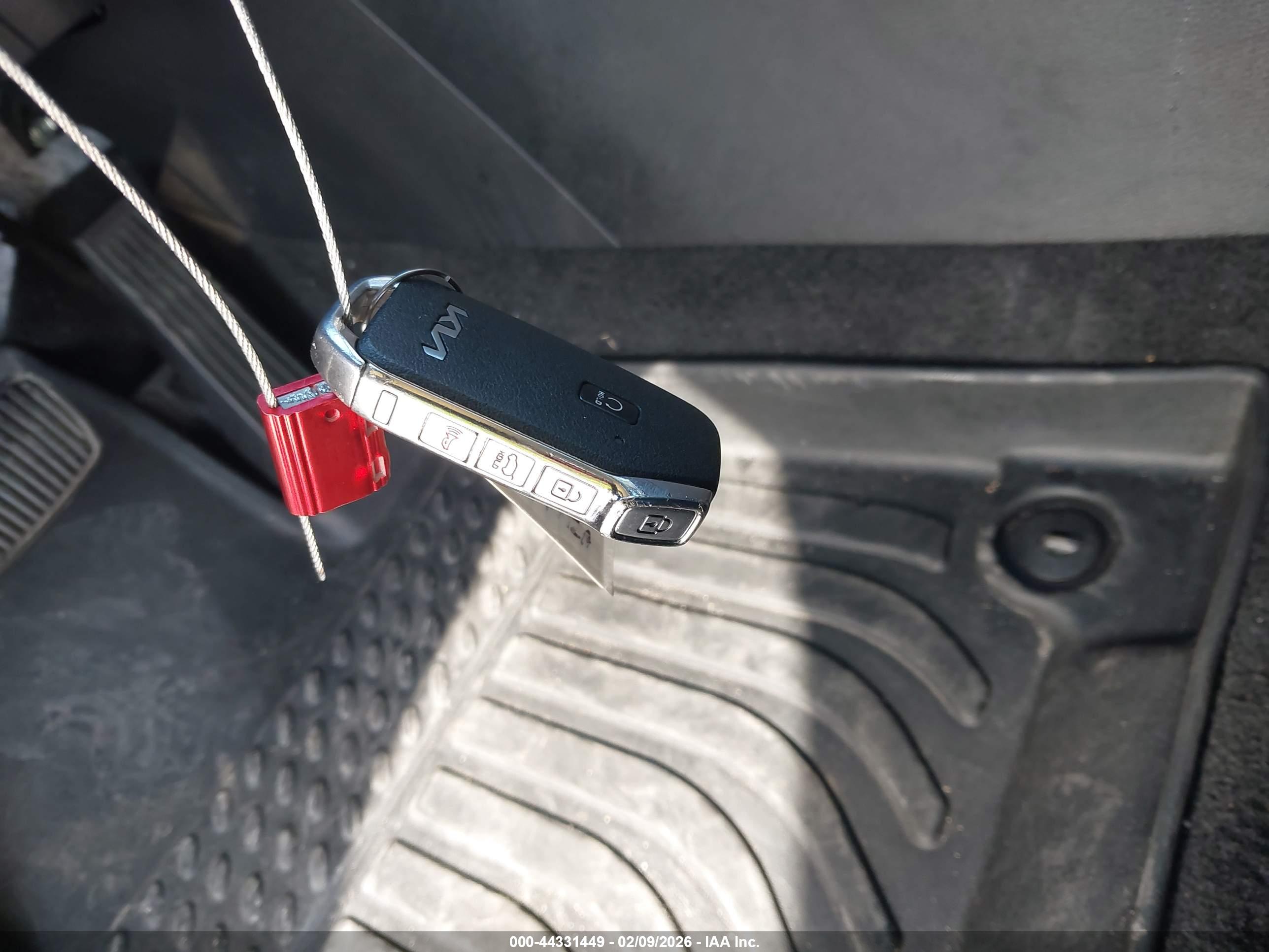 KIA SPORTAGE image 11
