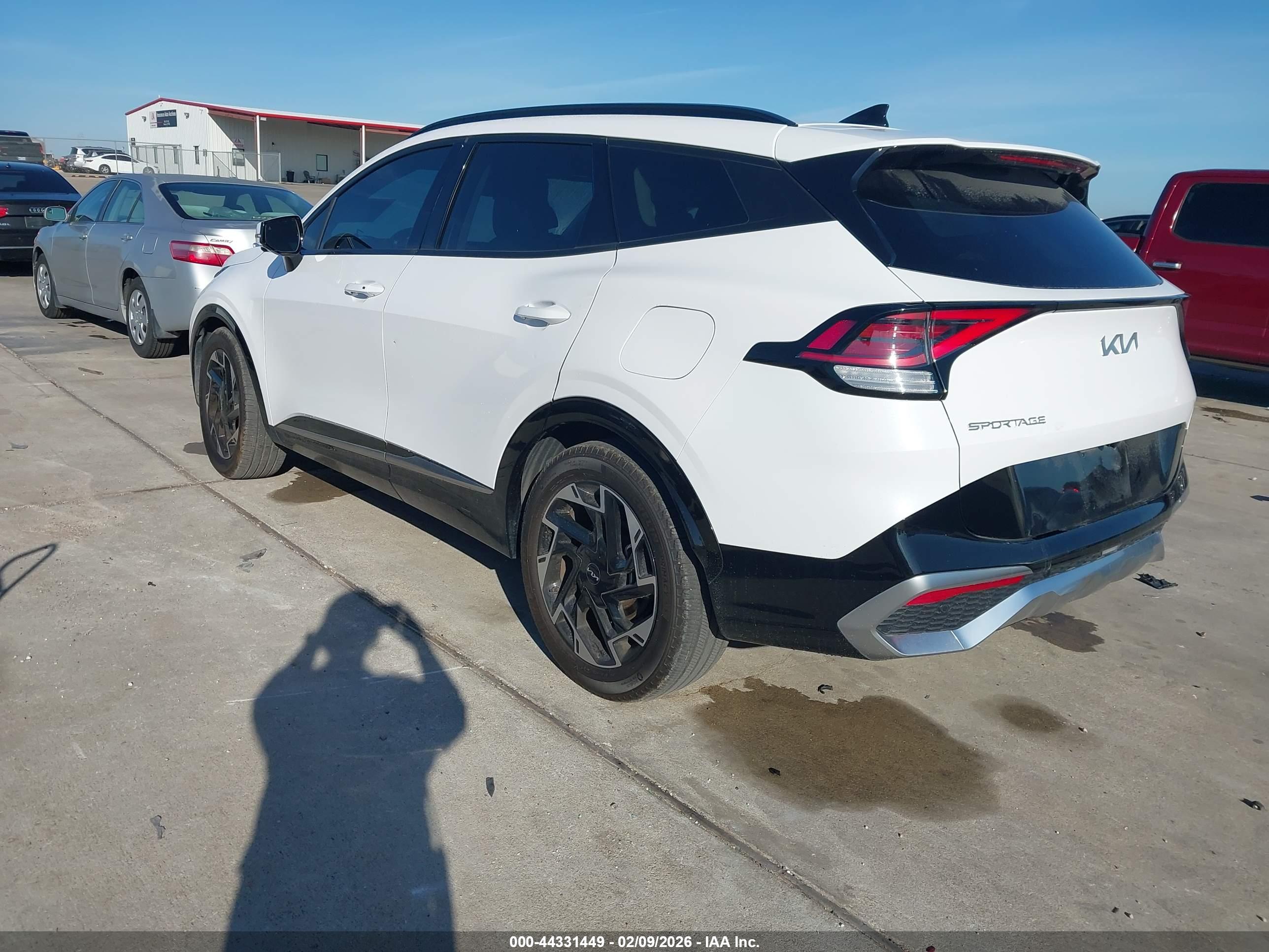 KIA SPORTAGE image 3