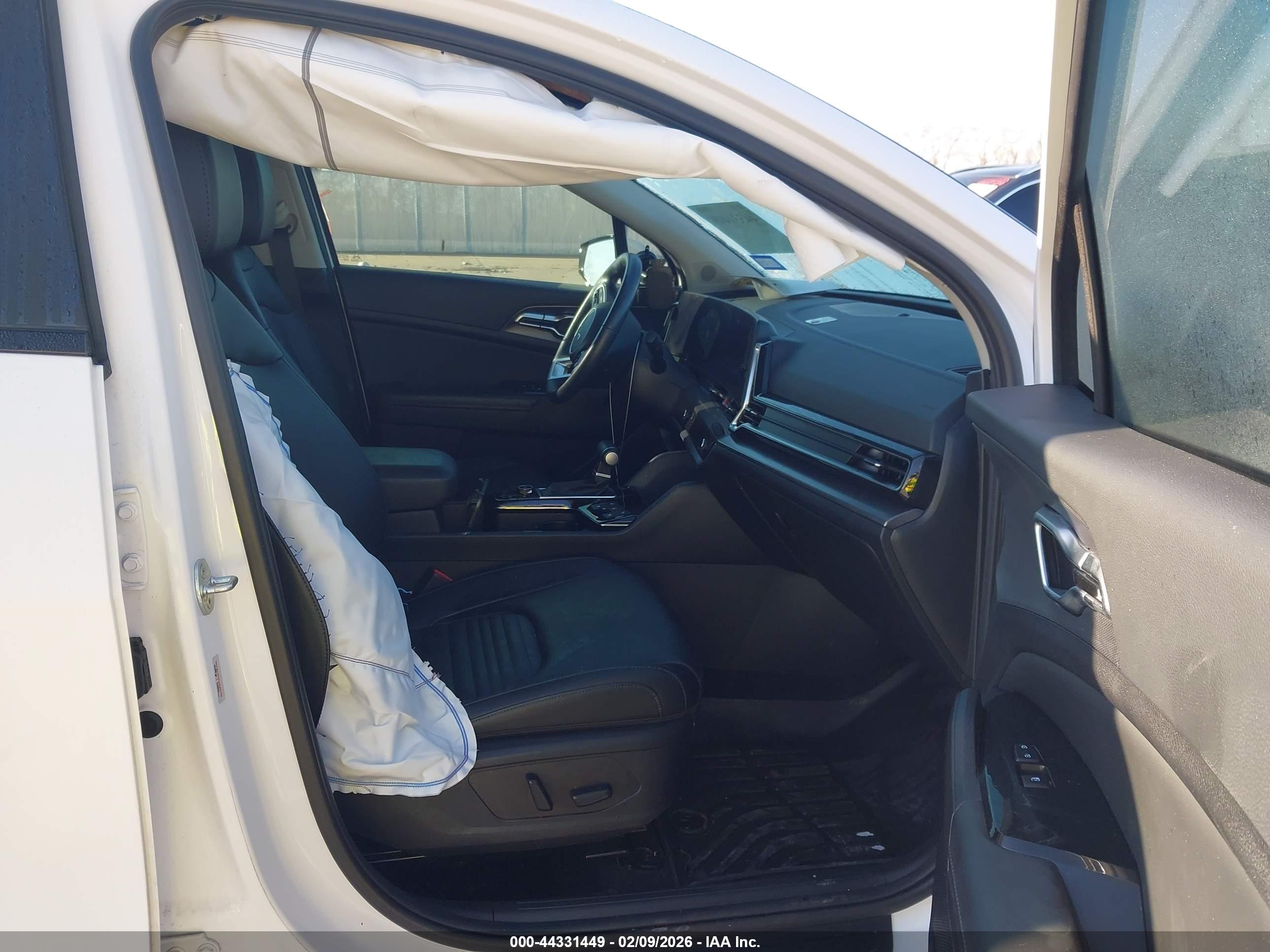 KIA SPORTAGE image 5