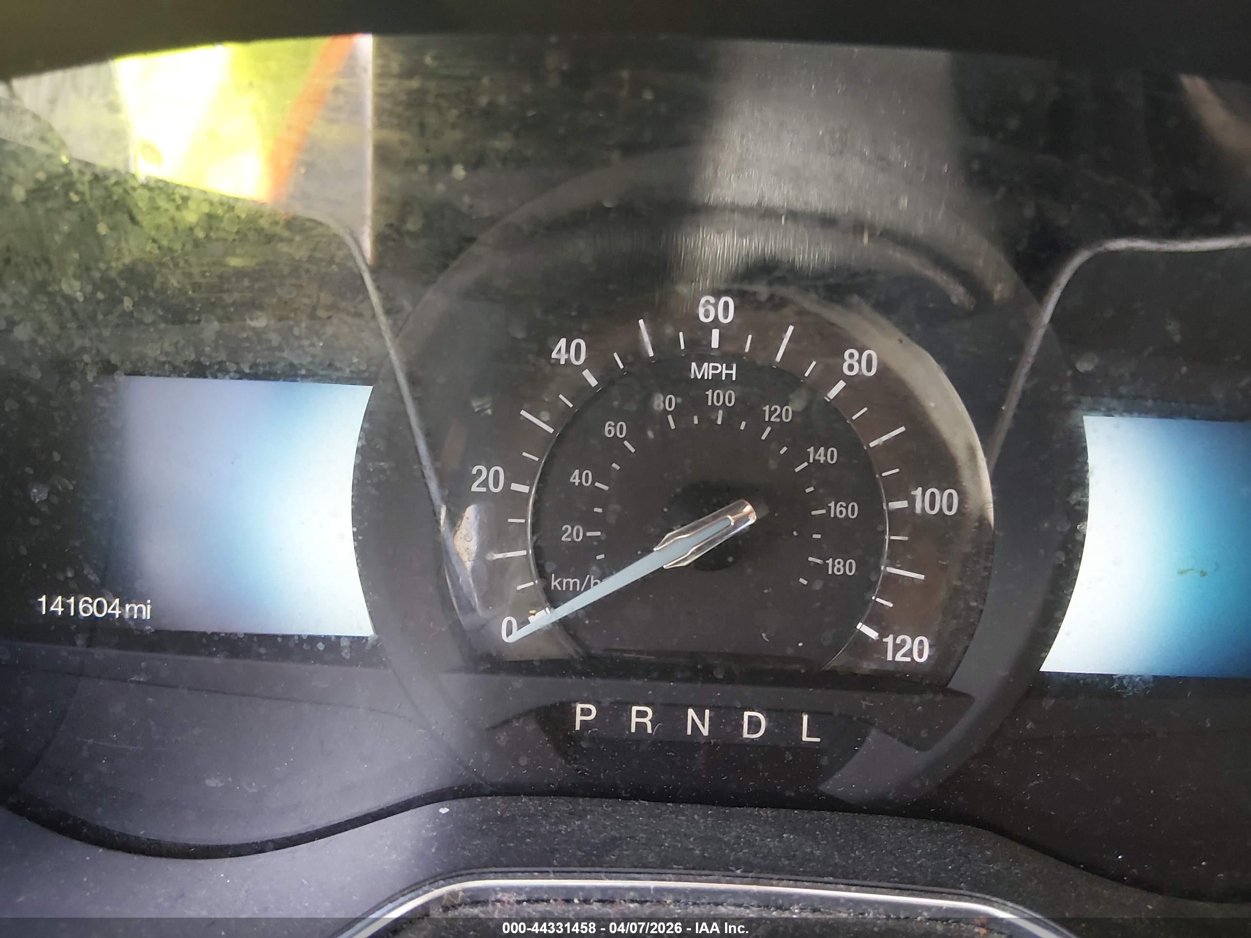 FORD FUSION image 7