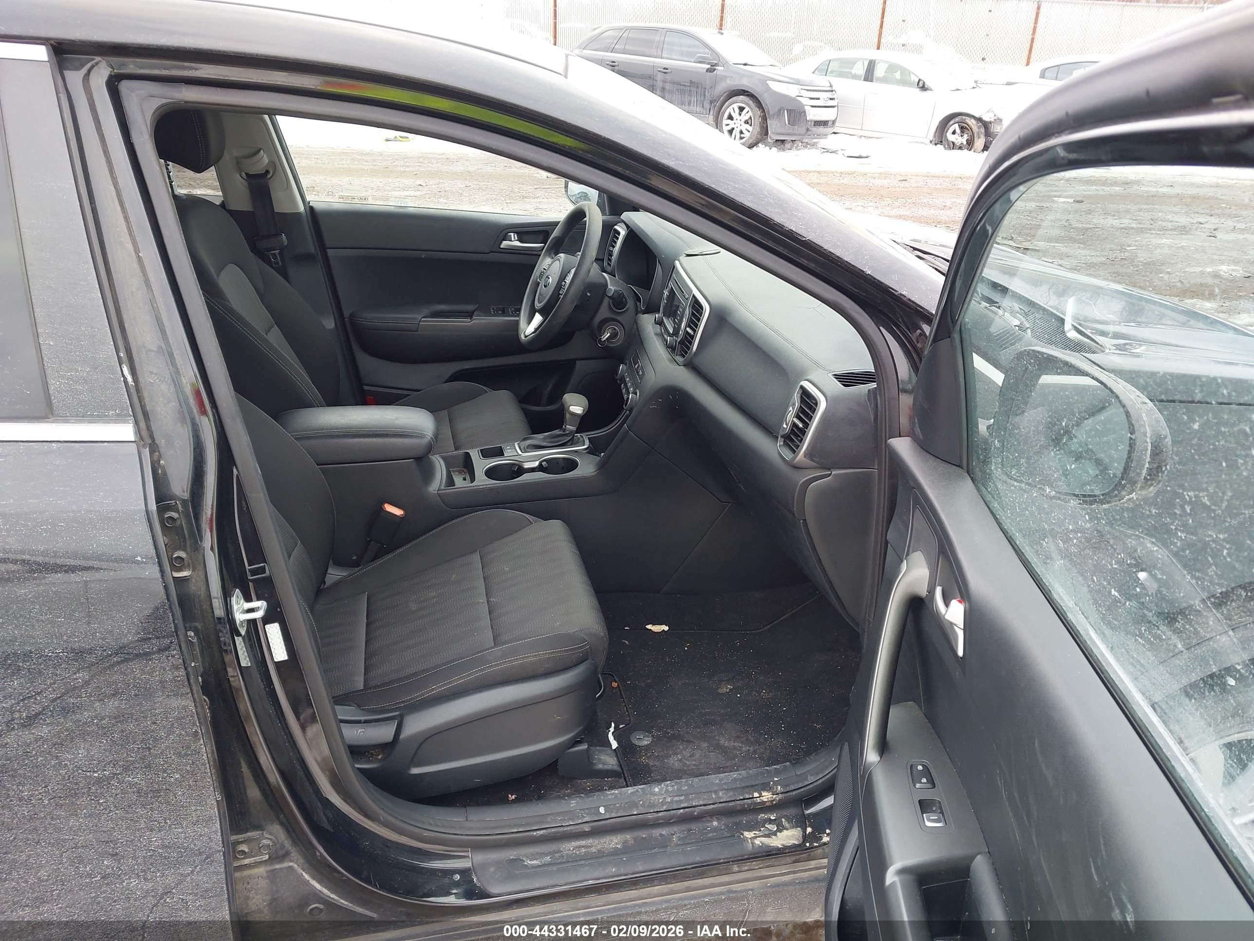 KIA SPORTAGE image 5