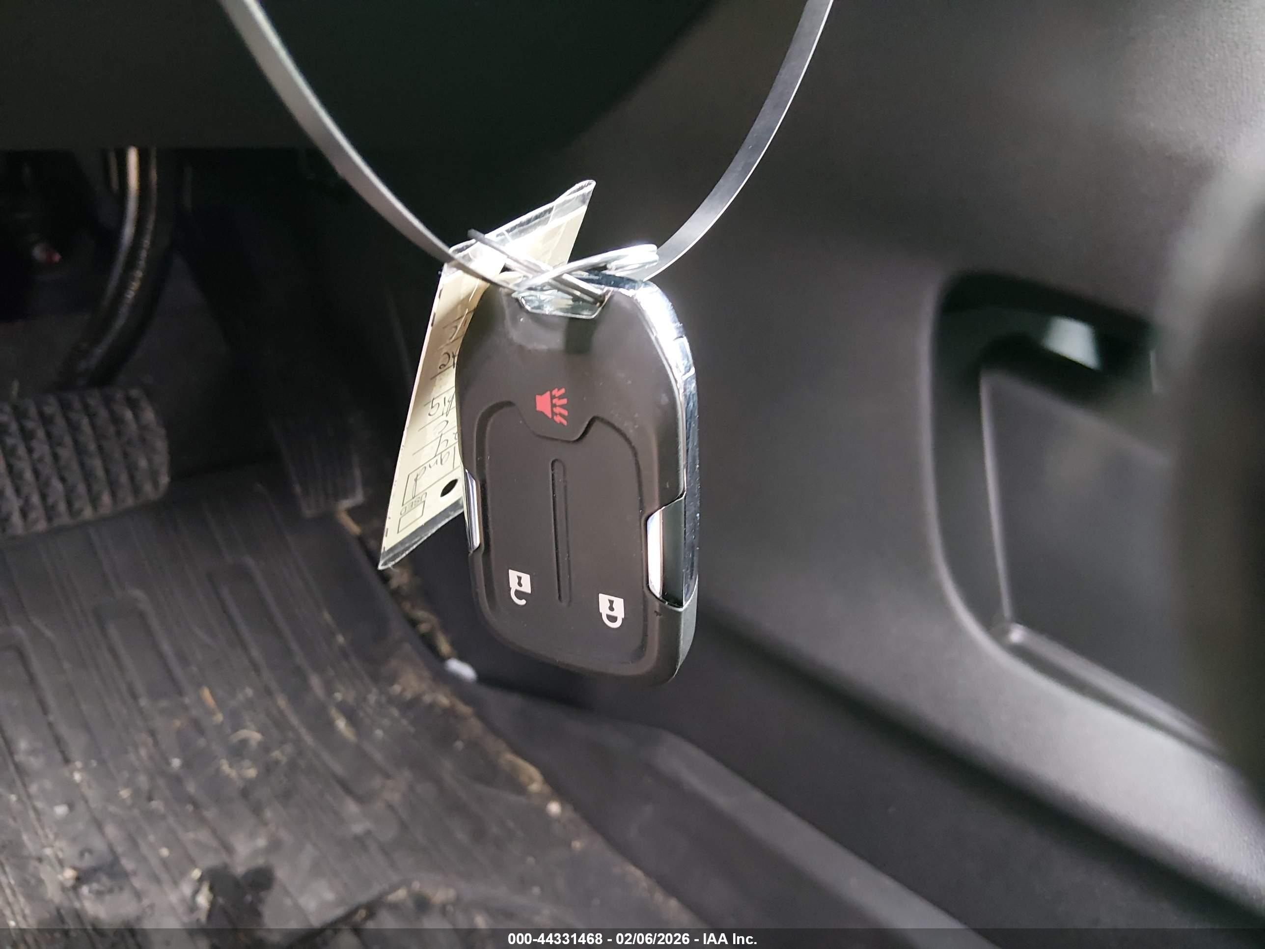 GMC TERRAIN image 11