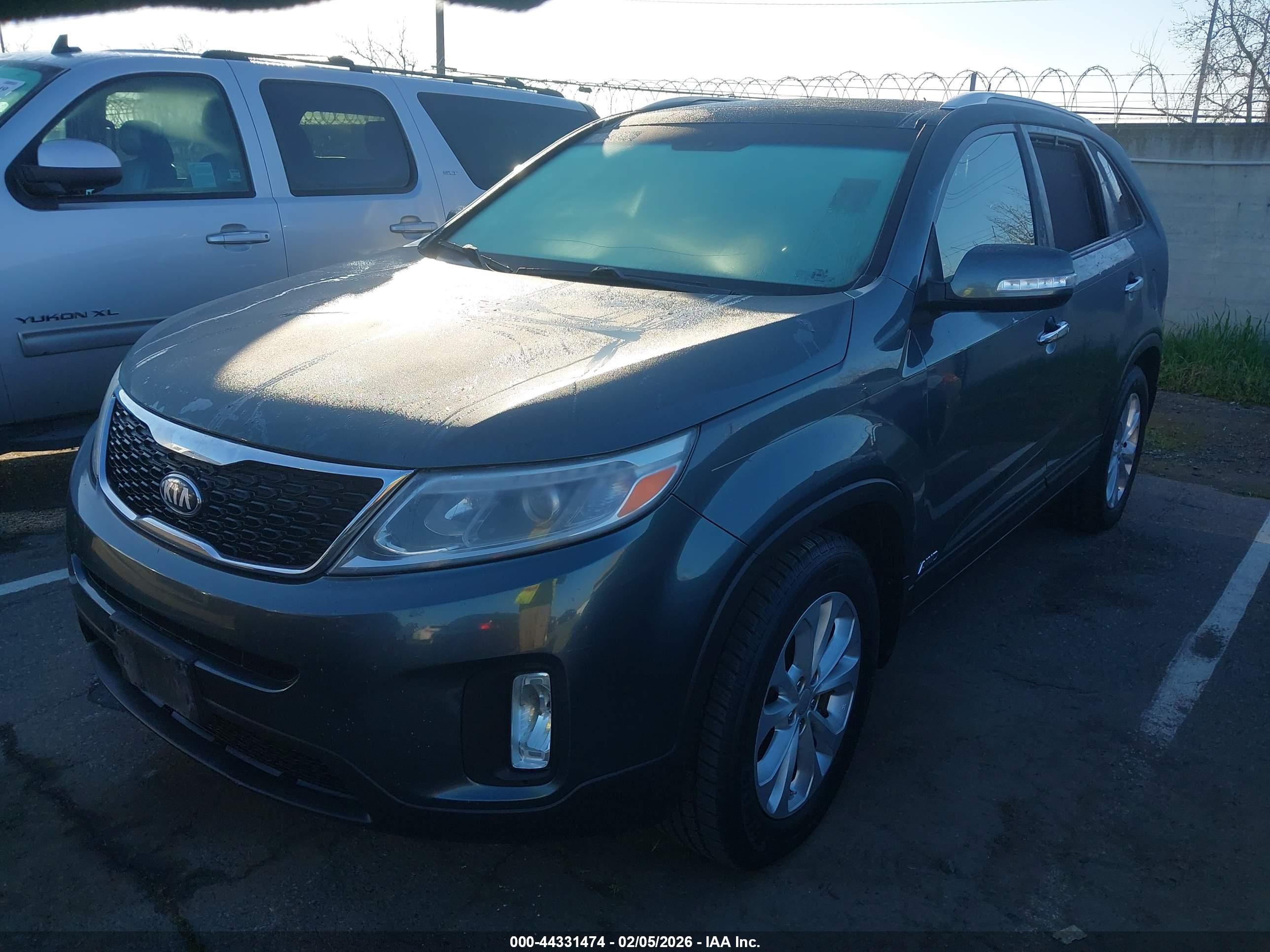 KIA SORENTO image 2