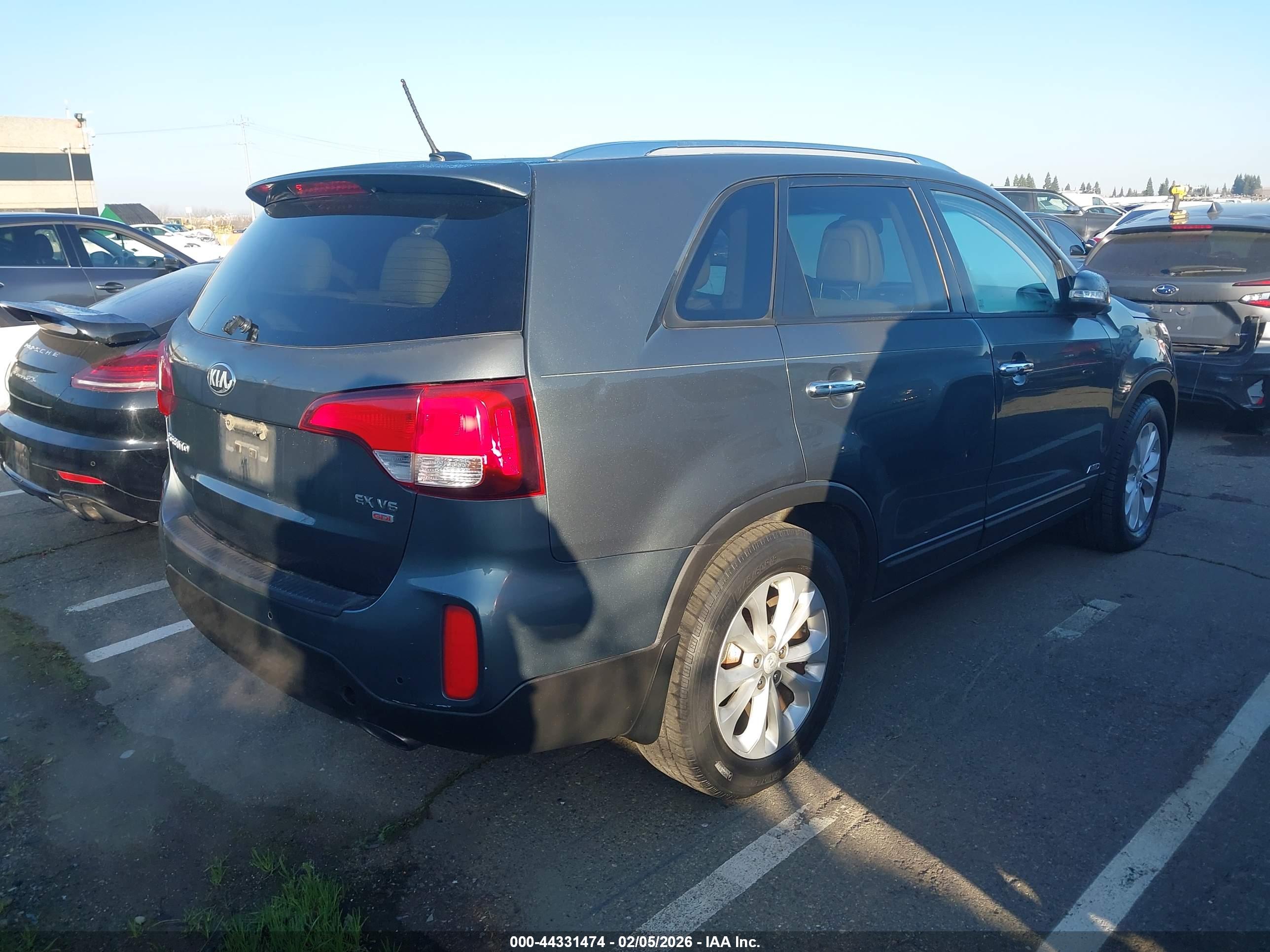 KIA SORENTO image 4