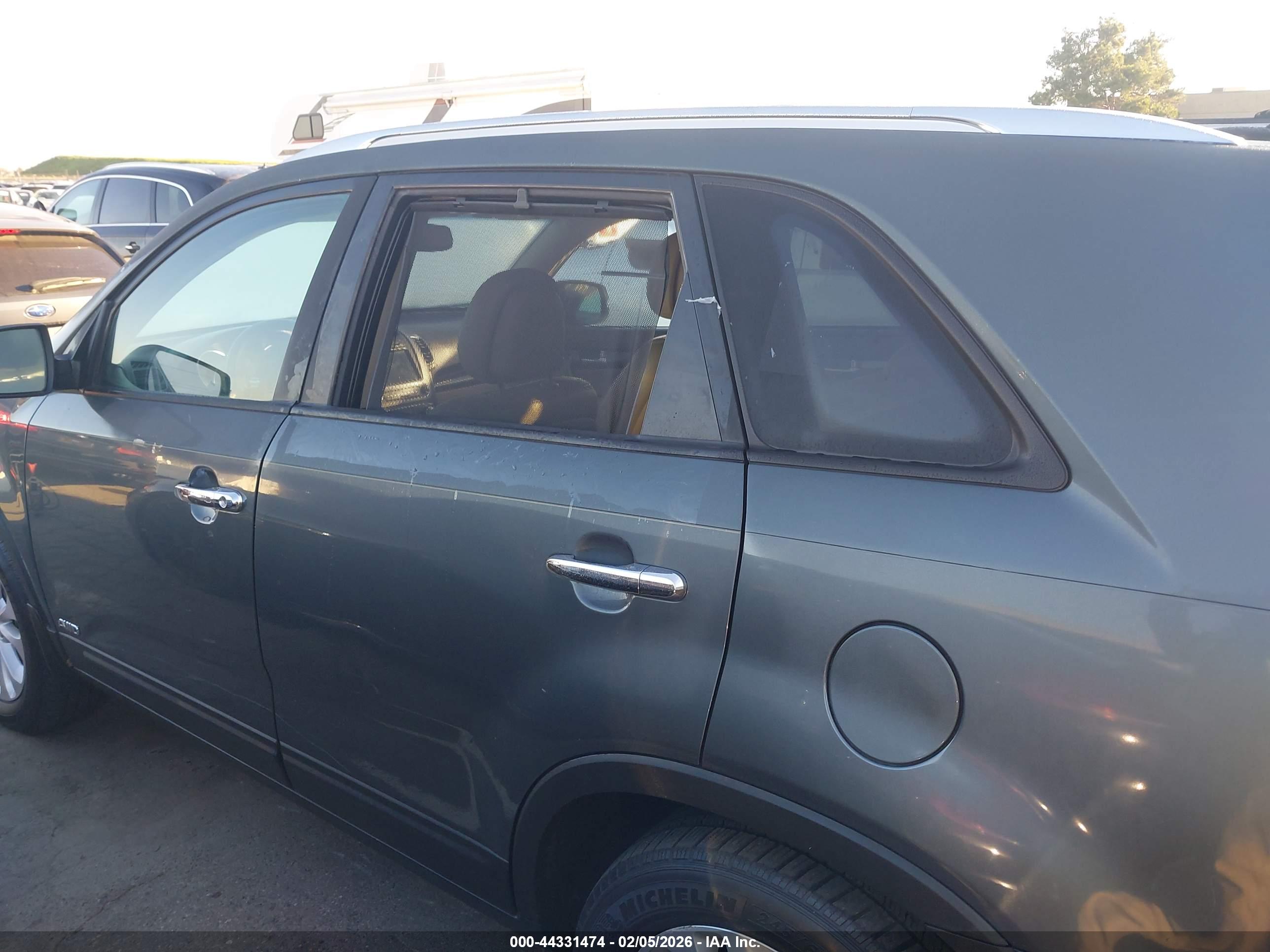 KIA SORENTO image 6