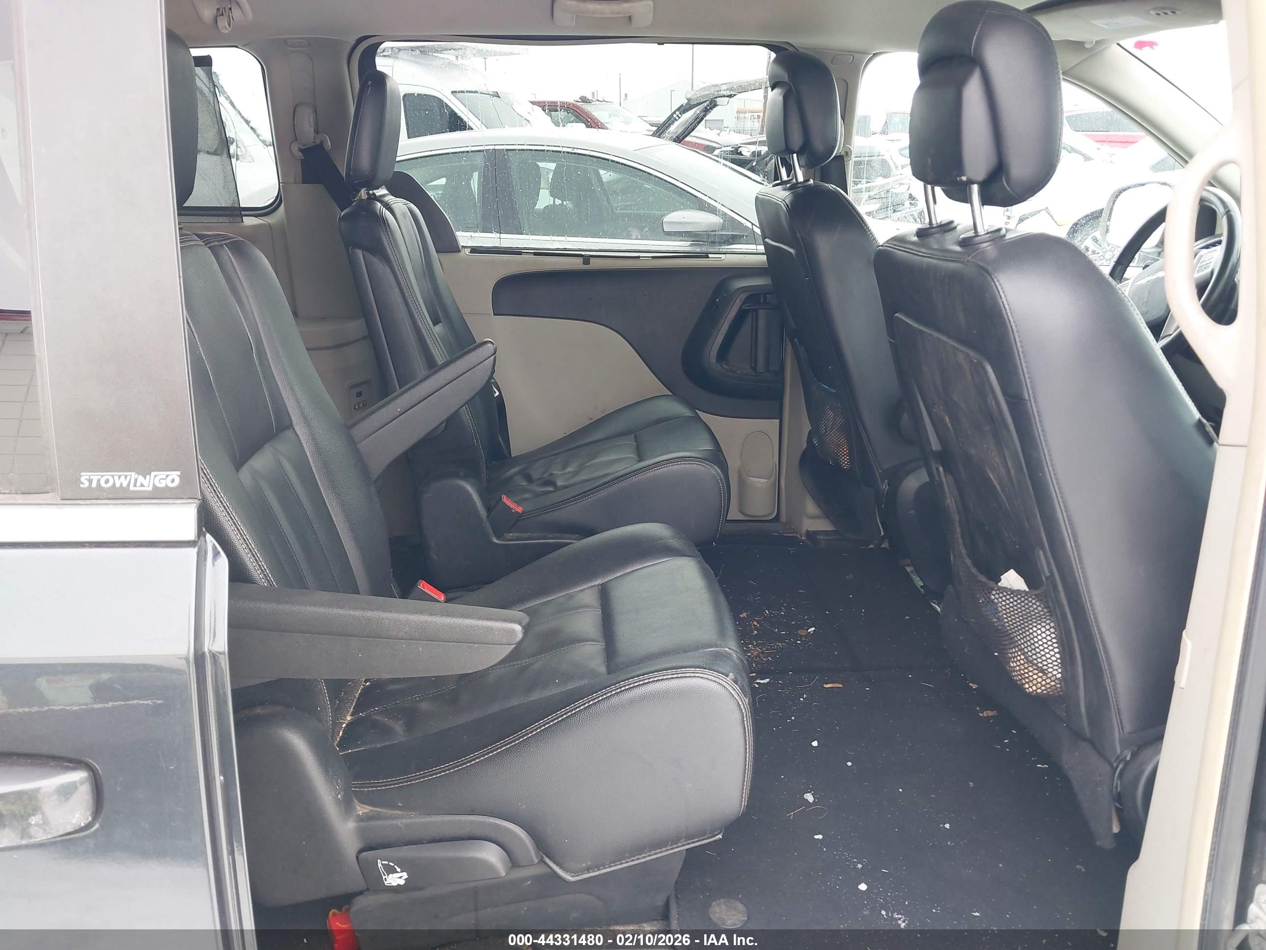CHRYSLER TOWN image 8