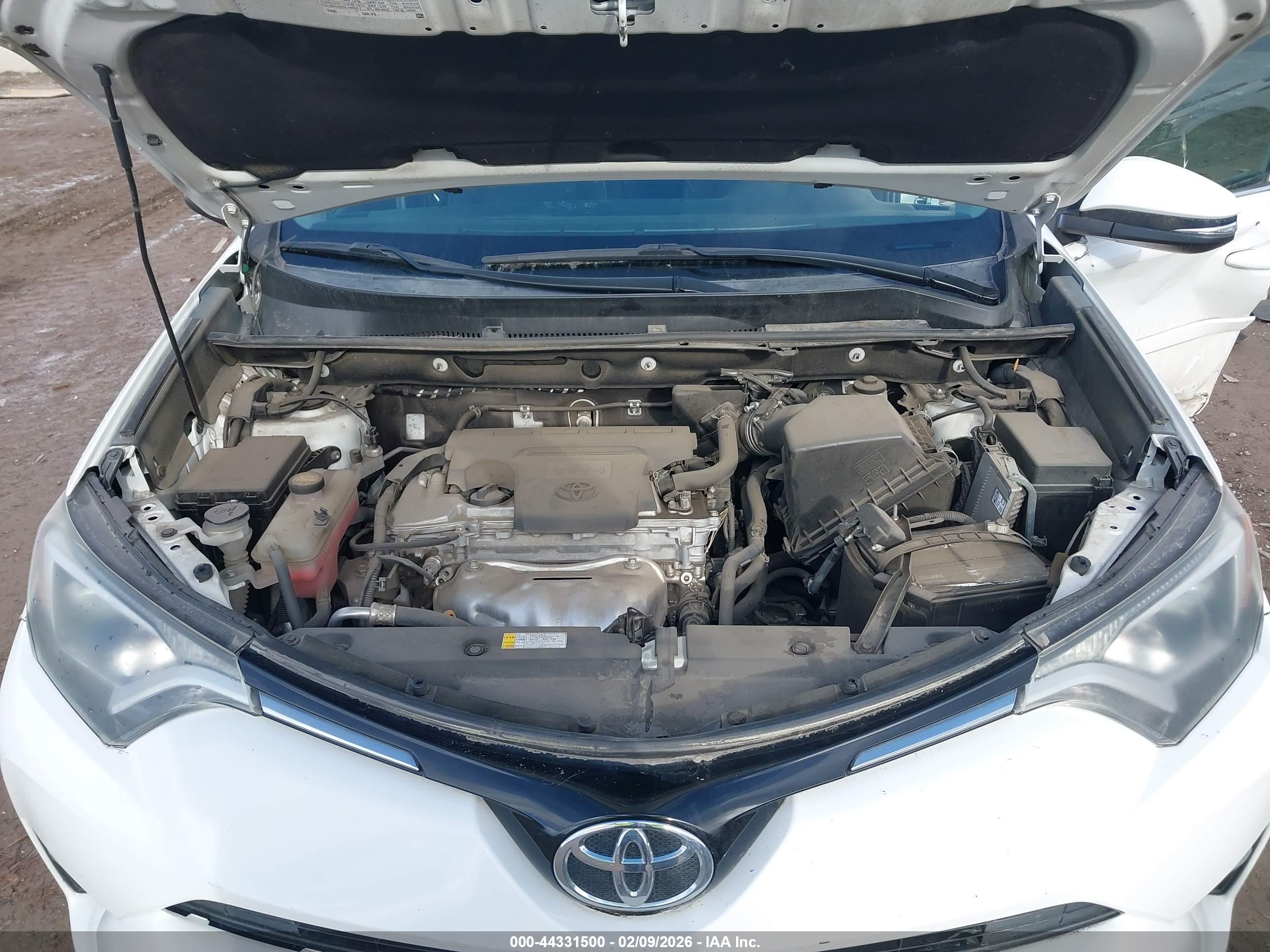 TOYOTA RAV4 image 10