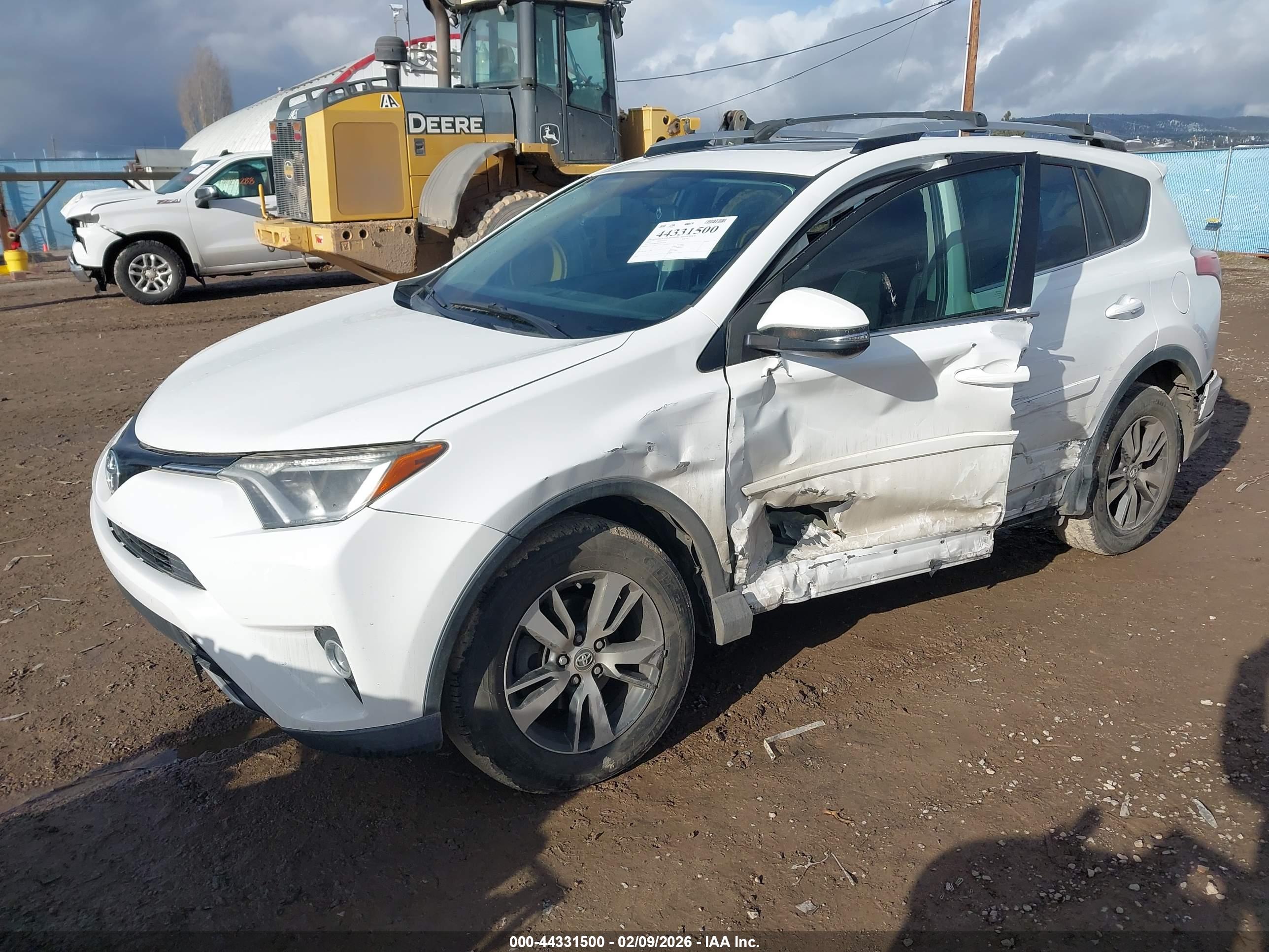 TOYOTA RAV4 image 2