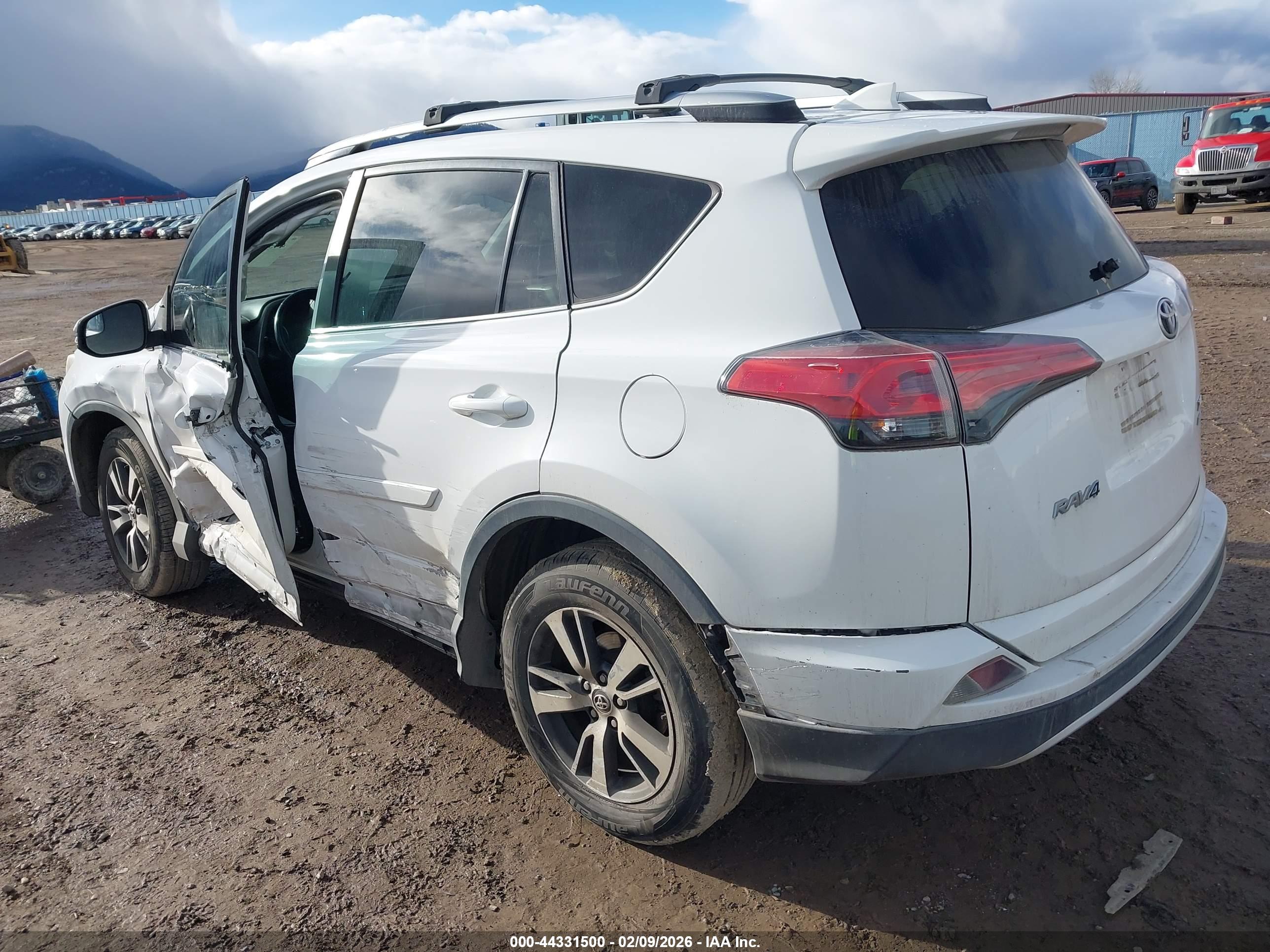 TOYOTA RAV4 image 3
