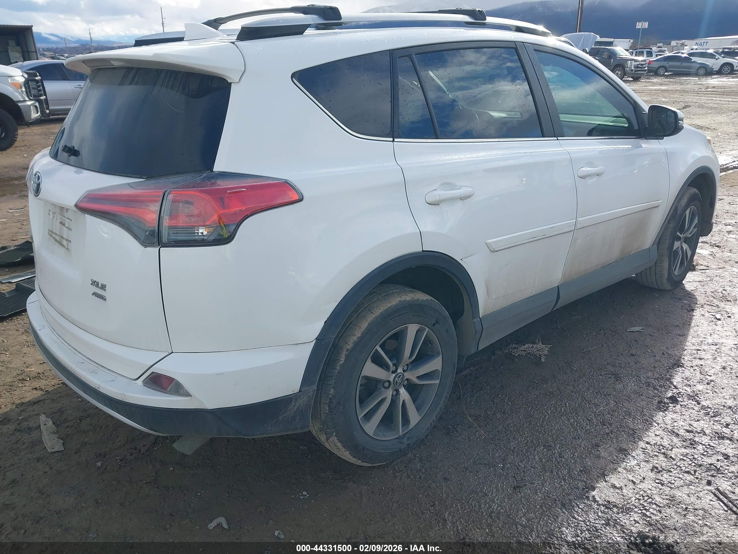 TOYOTA RAV4 image 4