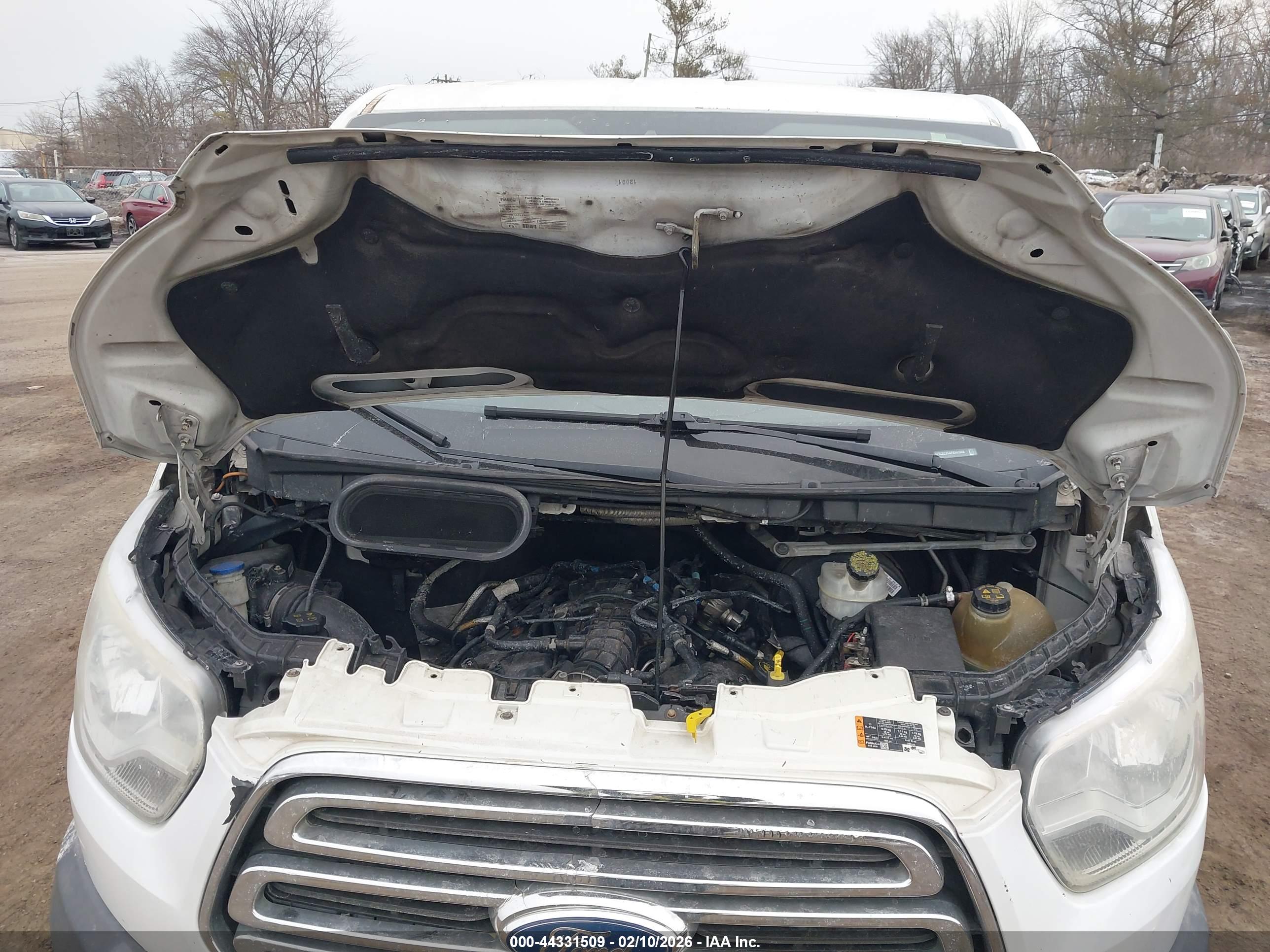 FORD TRANSIT-350 image 10