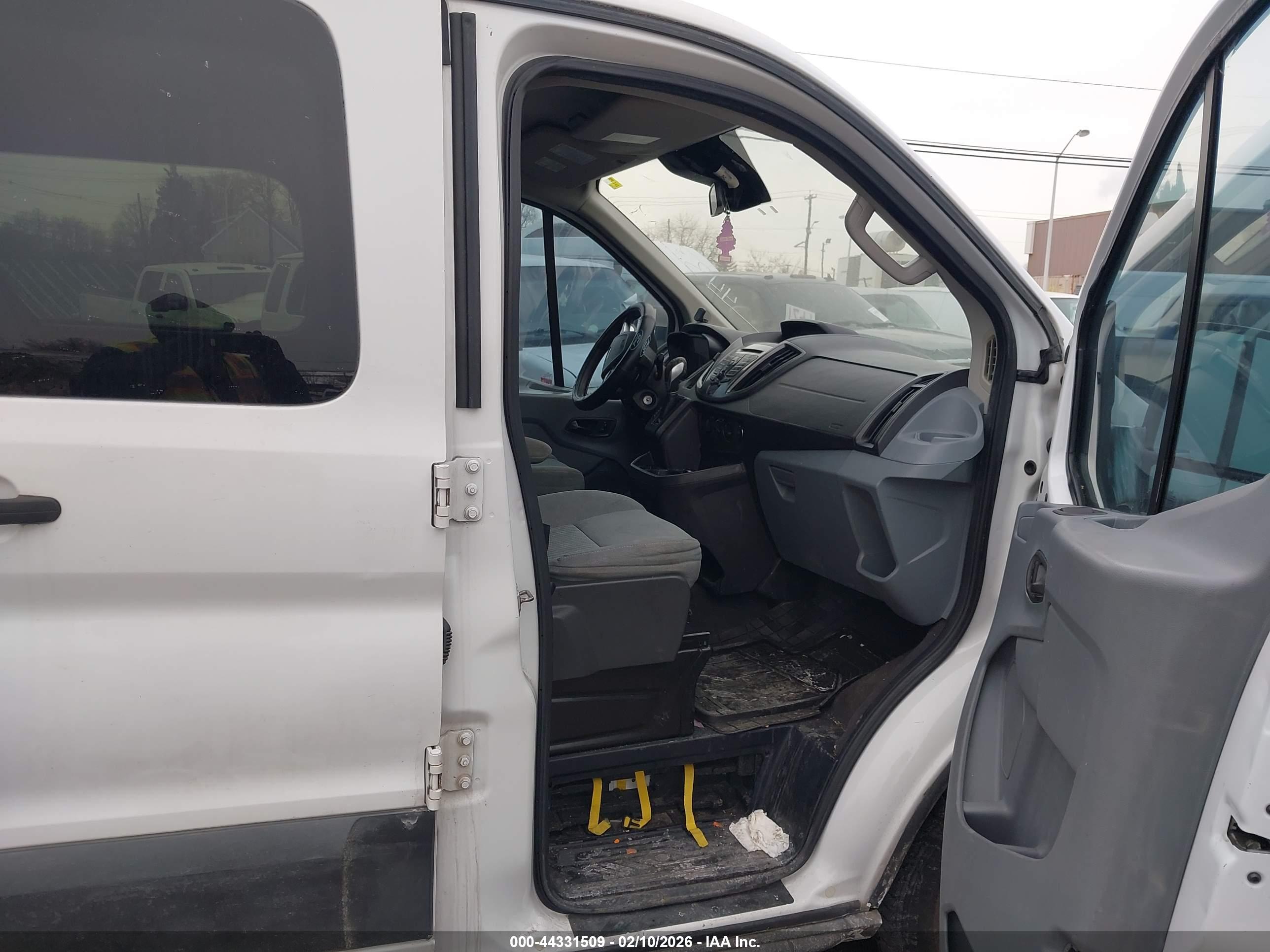 FORD TRANSIT-350 image 5