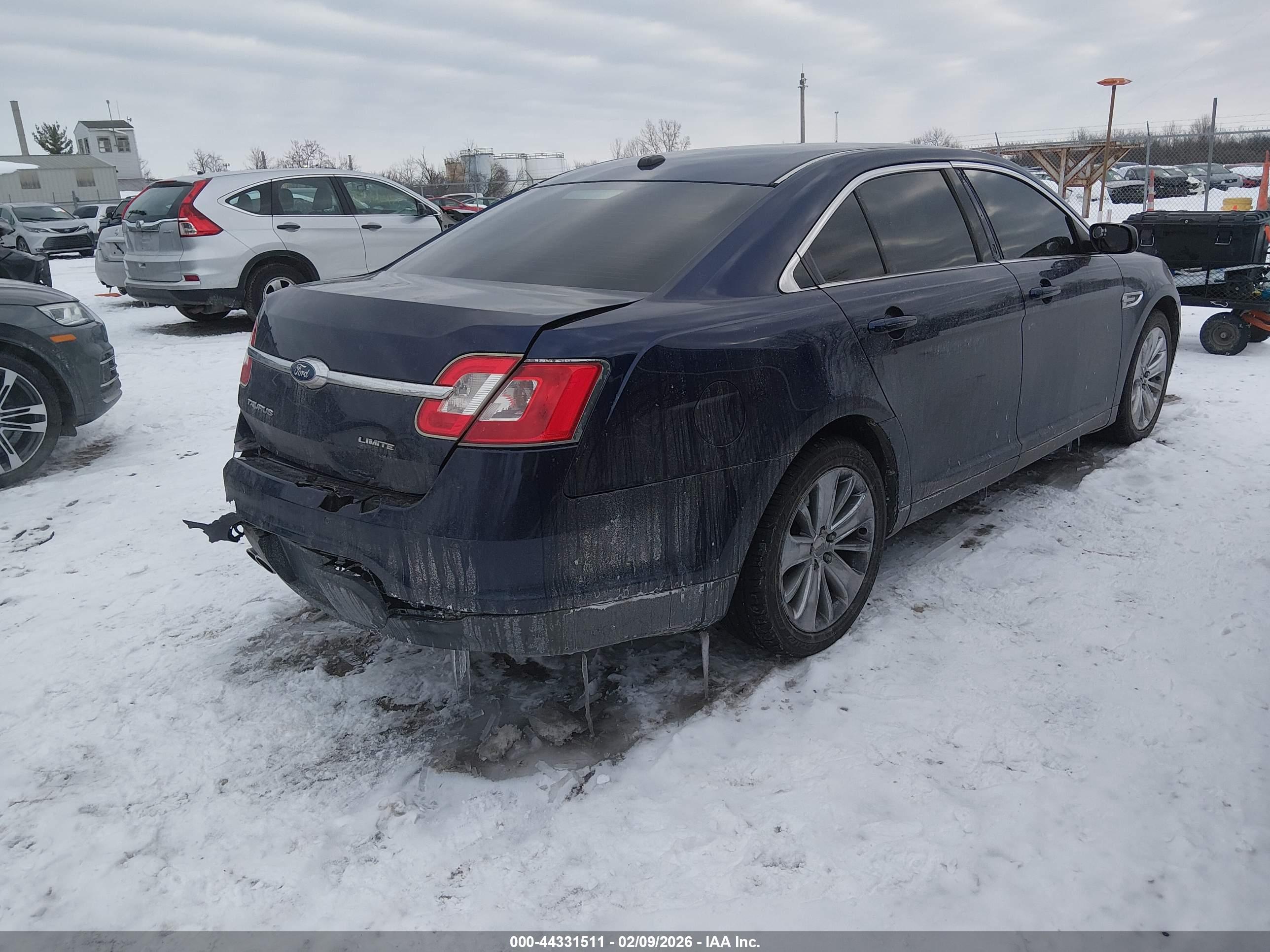FORD TAURUS image 4