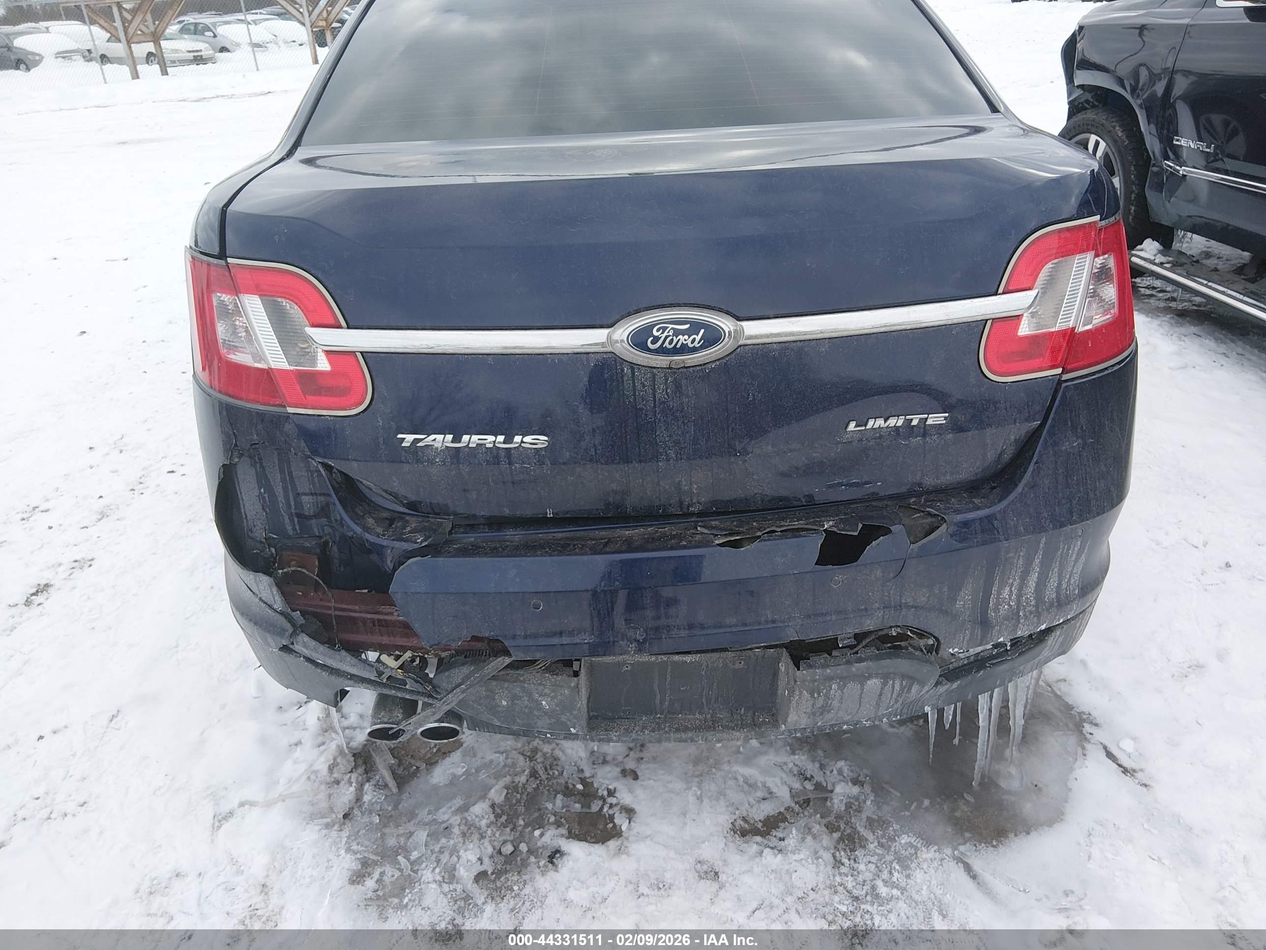 FORD TAURUS image 6