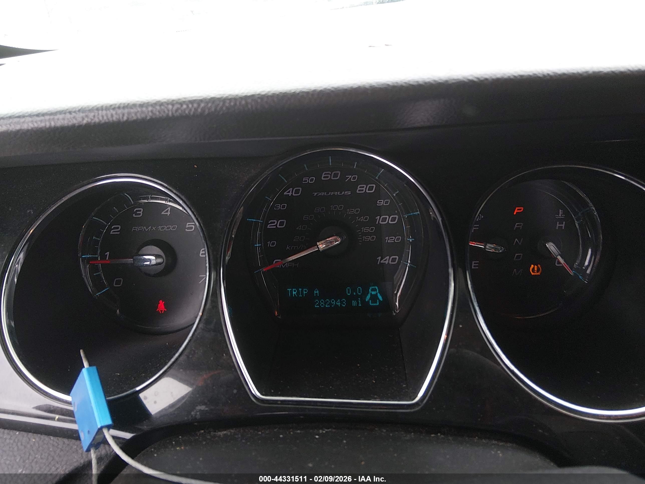 FORD TAURUS image 7