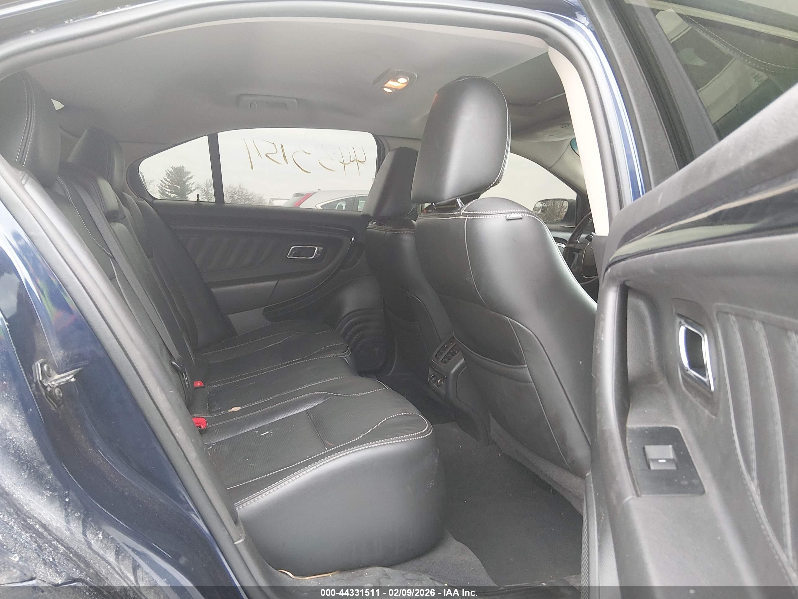 FORD TAURUS image 8