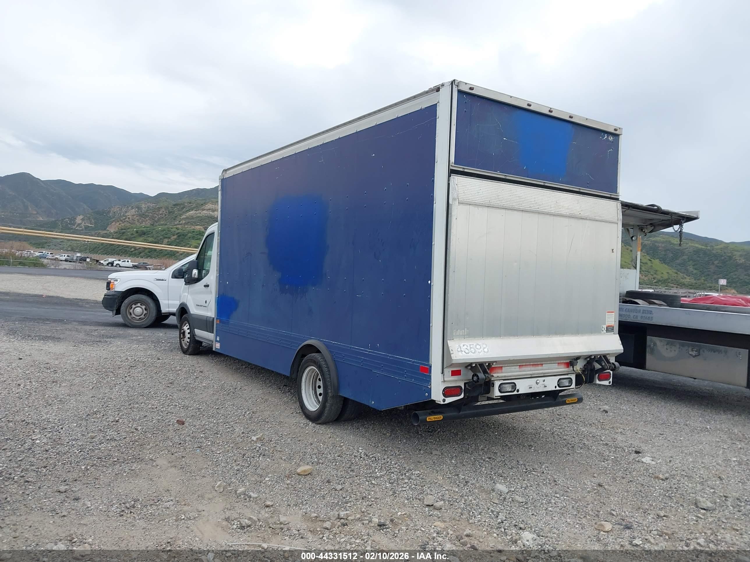 FORD TRANSIT-350 image 3