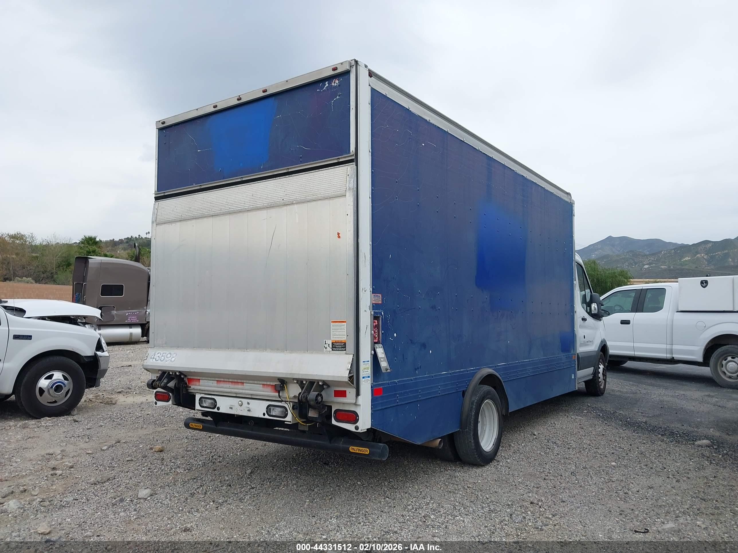 FORD TRANSIT-350 image 4