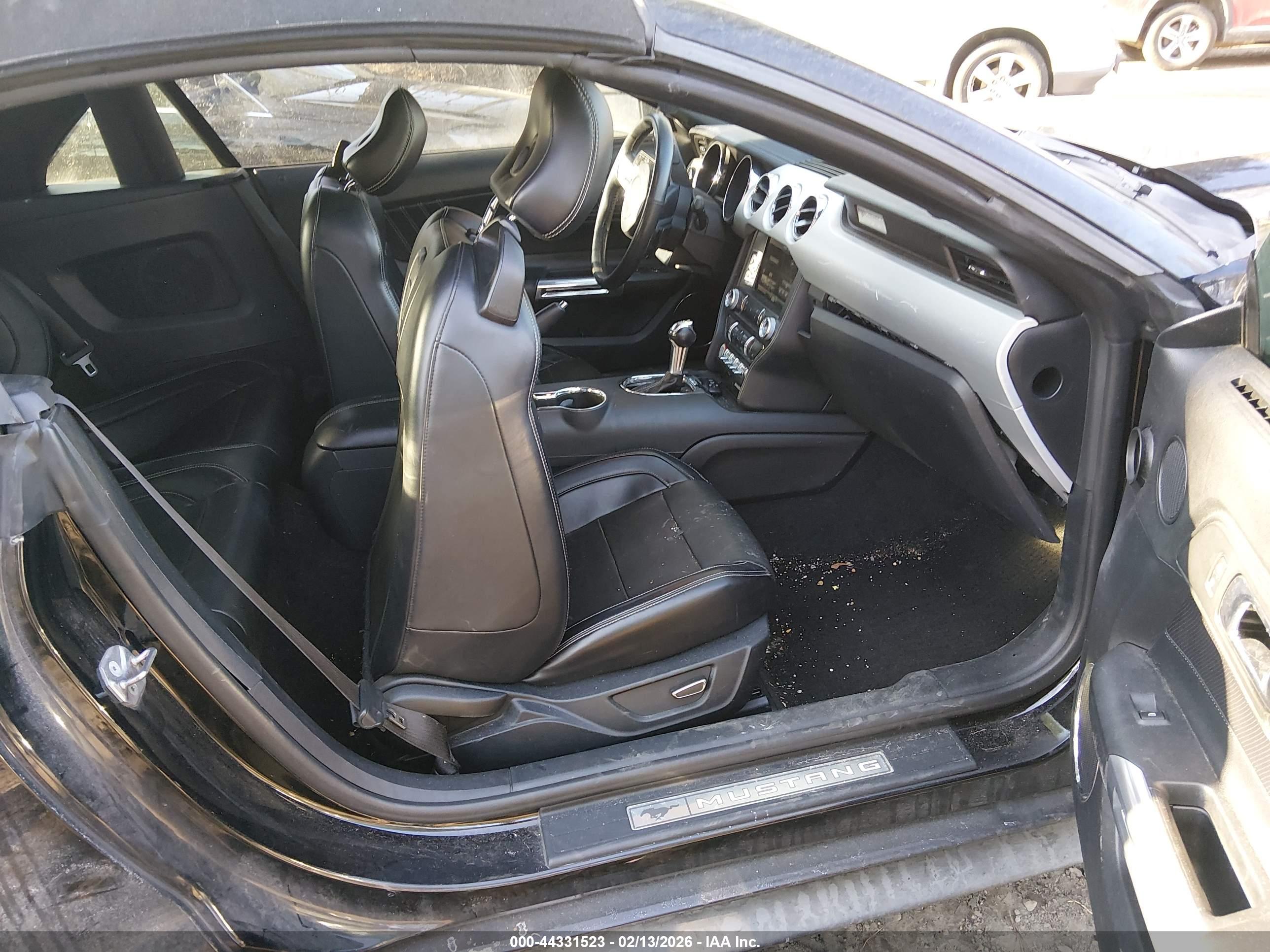 FORD MUSTANG image 5
