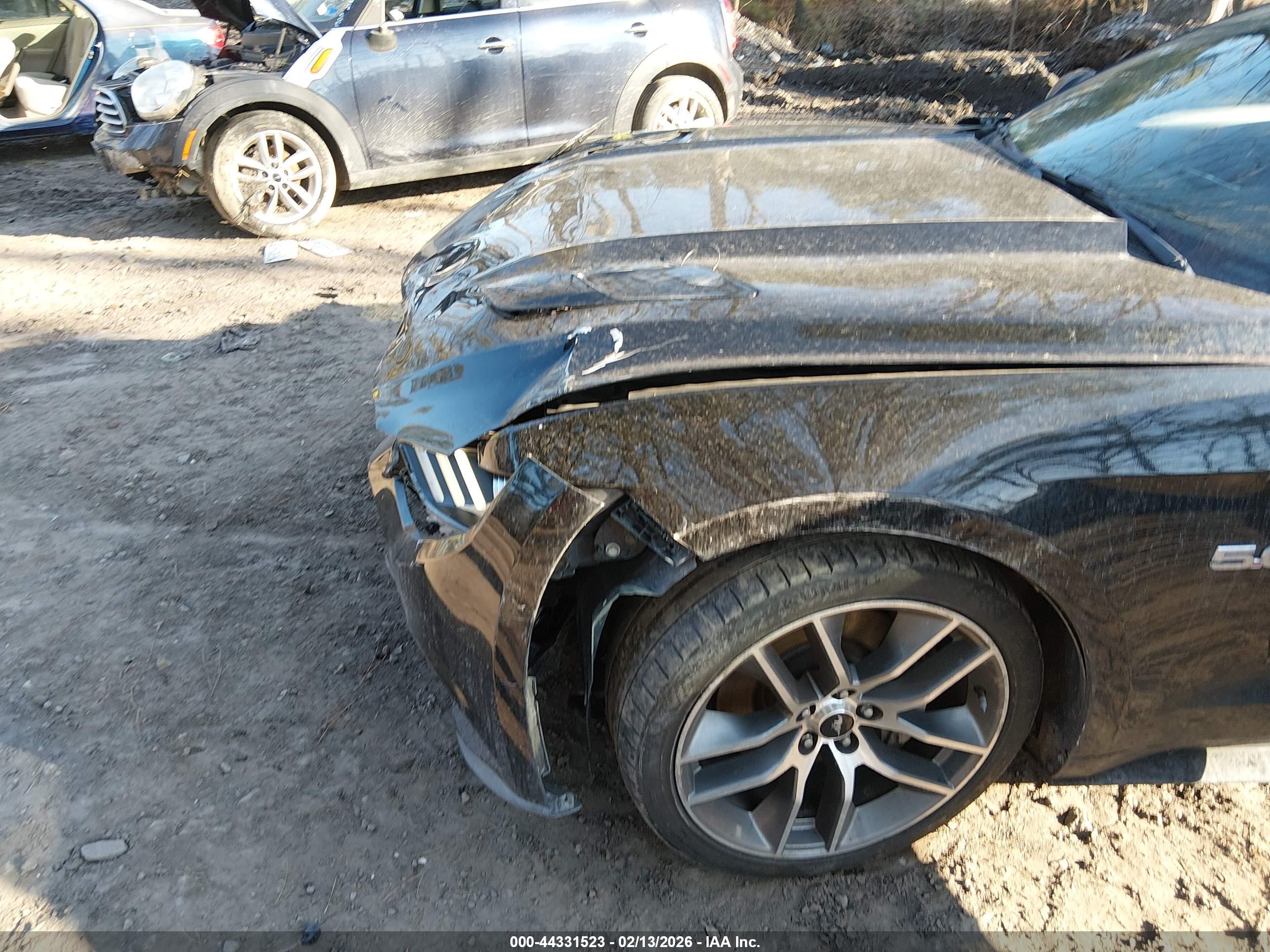 FORD MUSTANG image 6