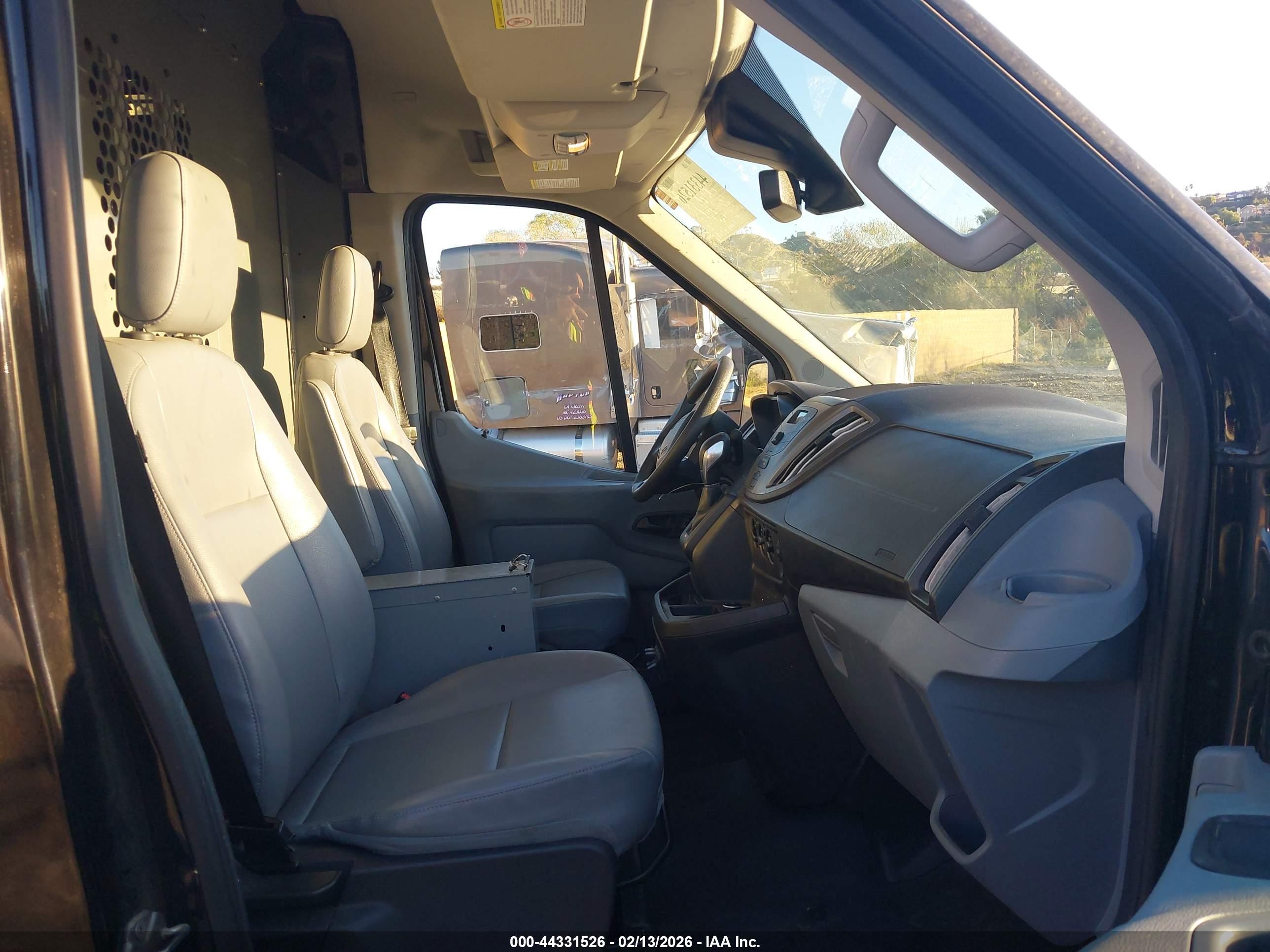 FORD TRANSIT-250 image 5