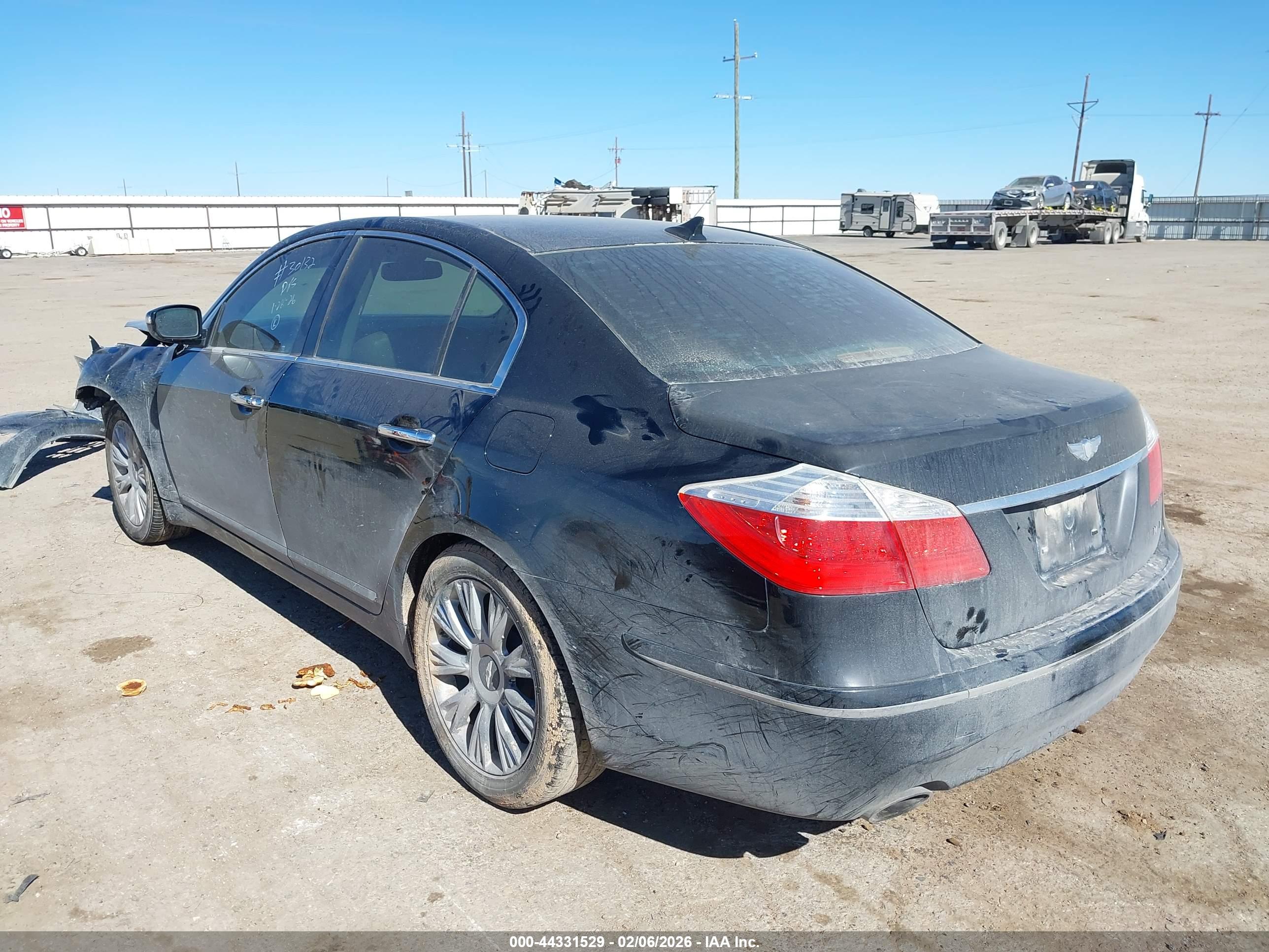HYUNDAI GENESIS image 3