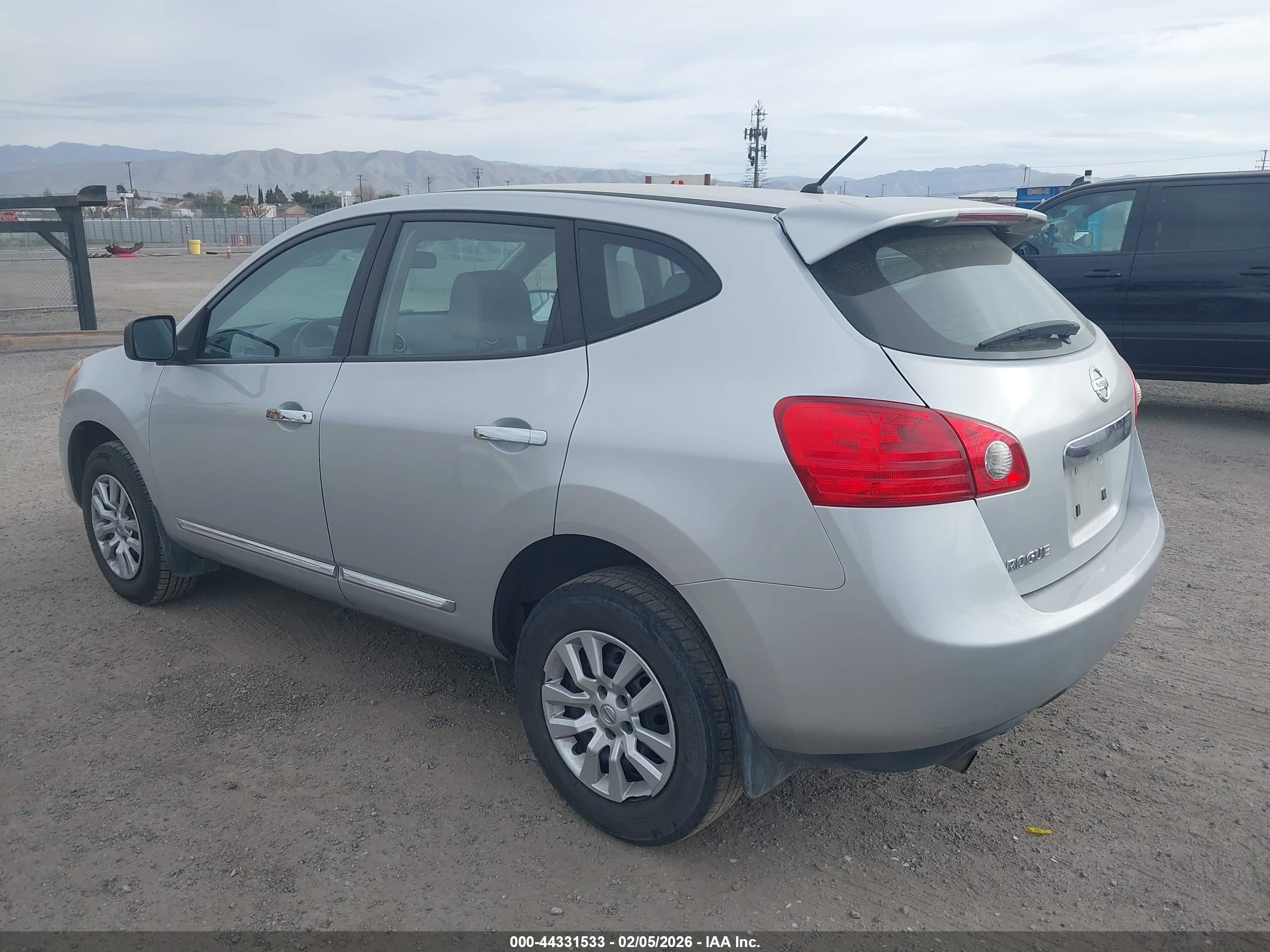 NISSAN ROGUE image 3