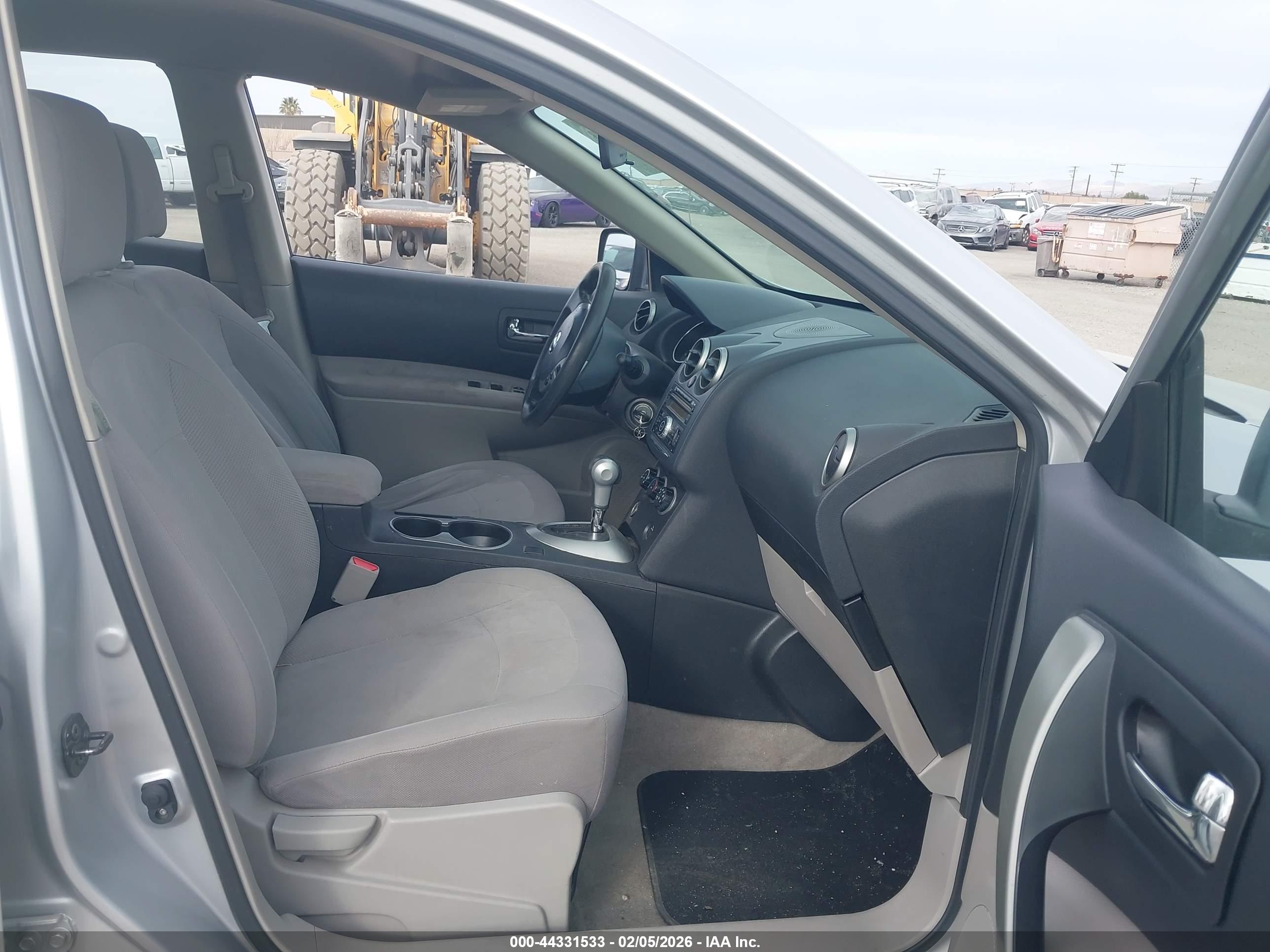 NISSAN ROGUE image 5
