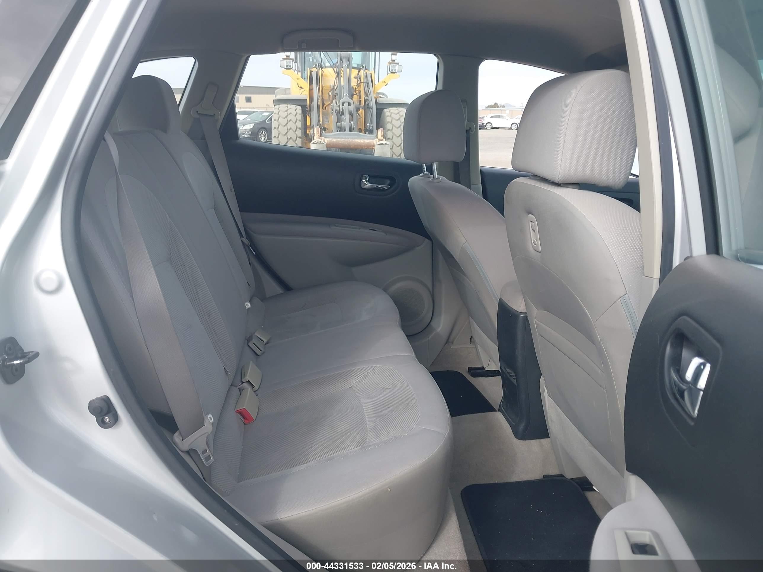 NISSAN ROGUE image 8