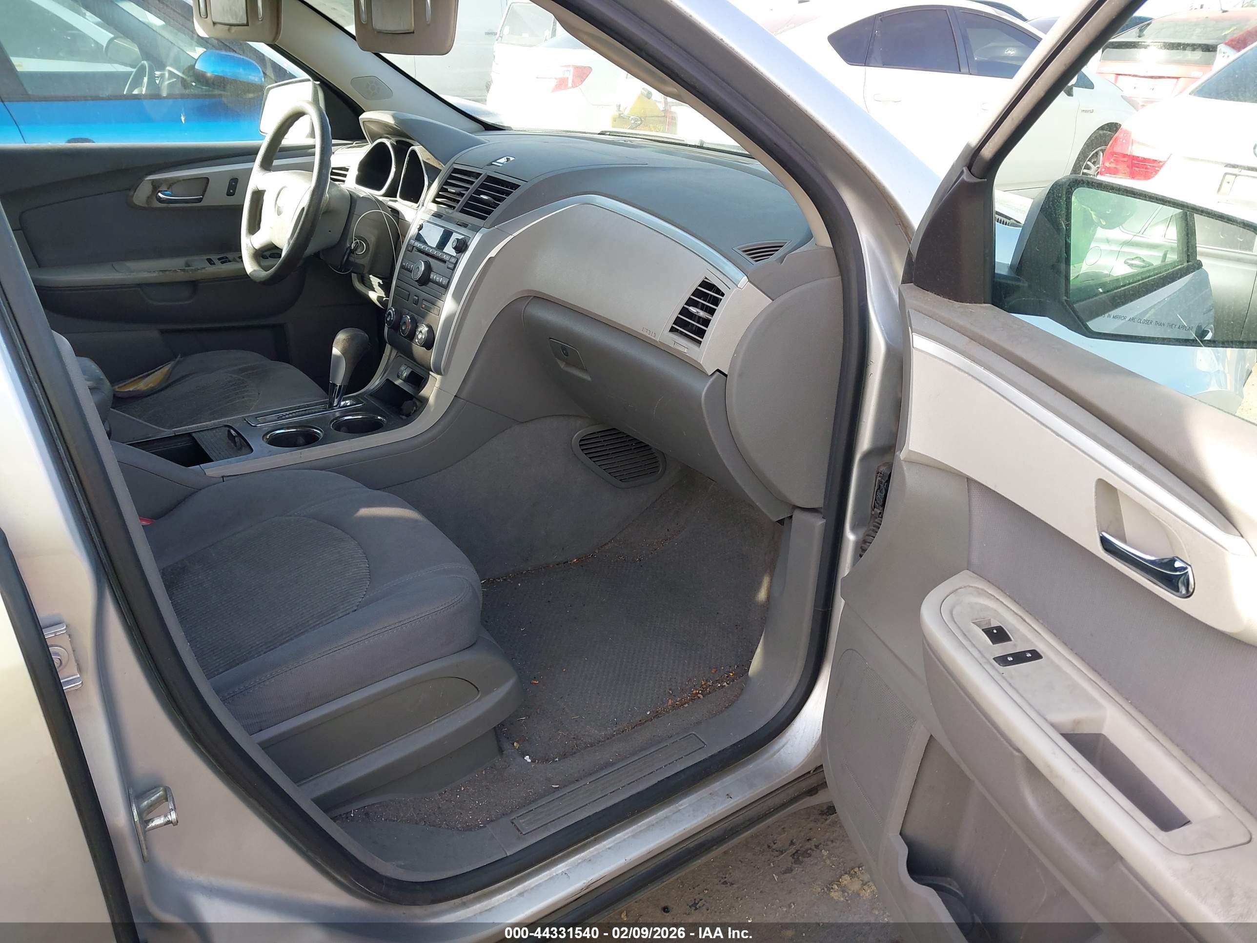 CHEVROLET TRAVERSE image 5