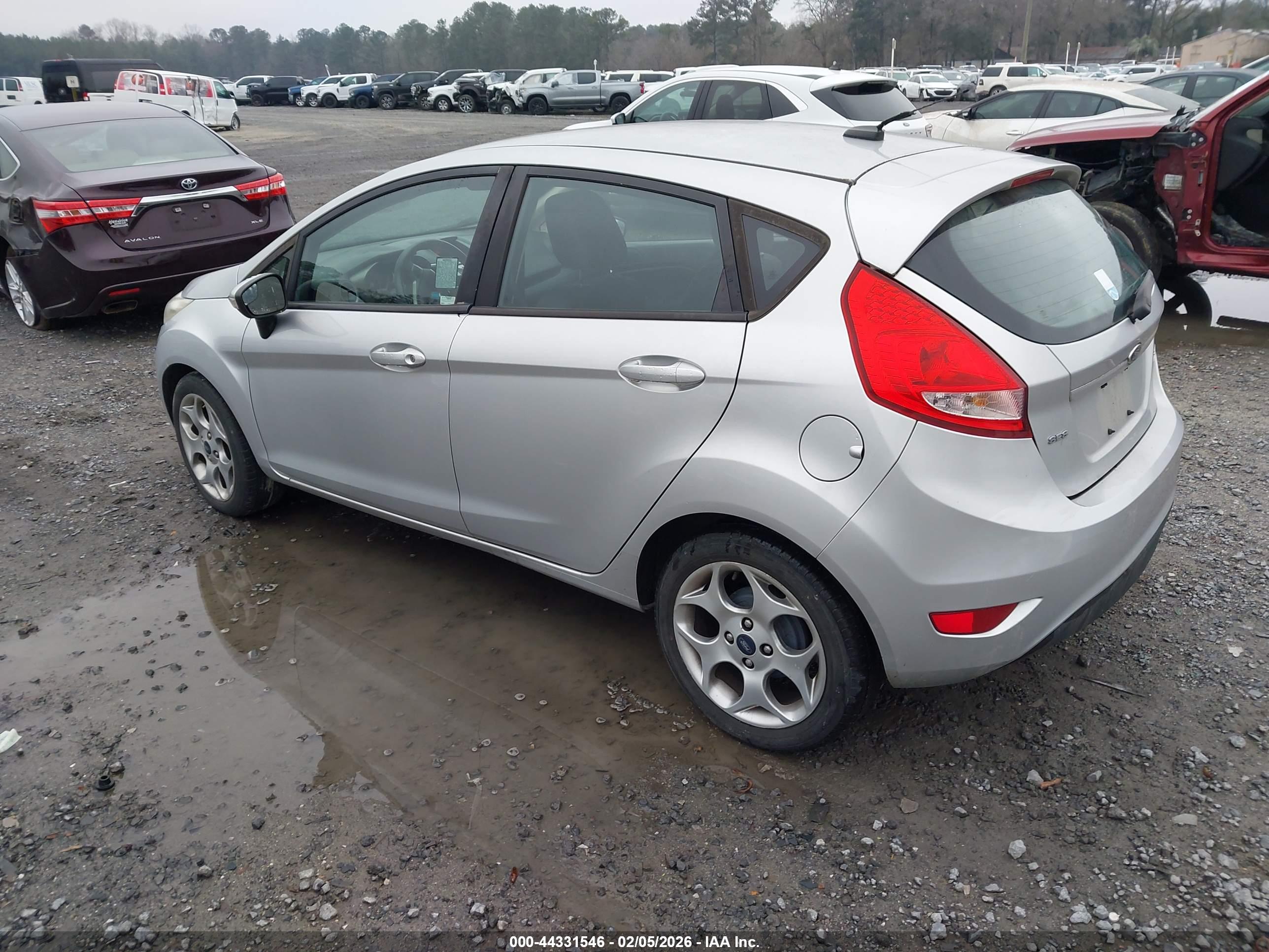 FORD FIESTA image 3