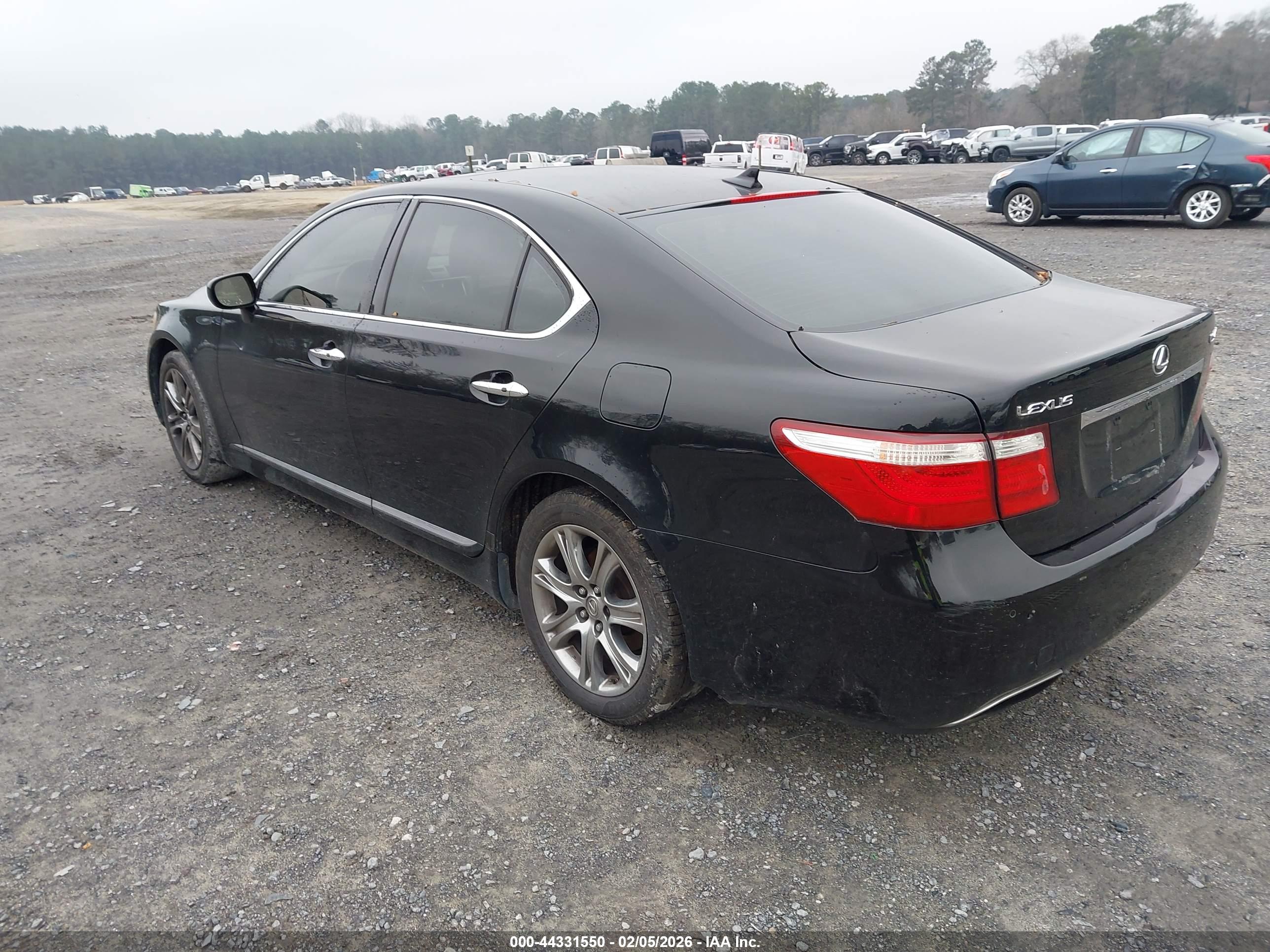 LEXUS LS image 3