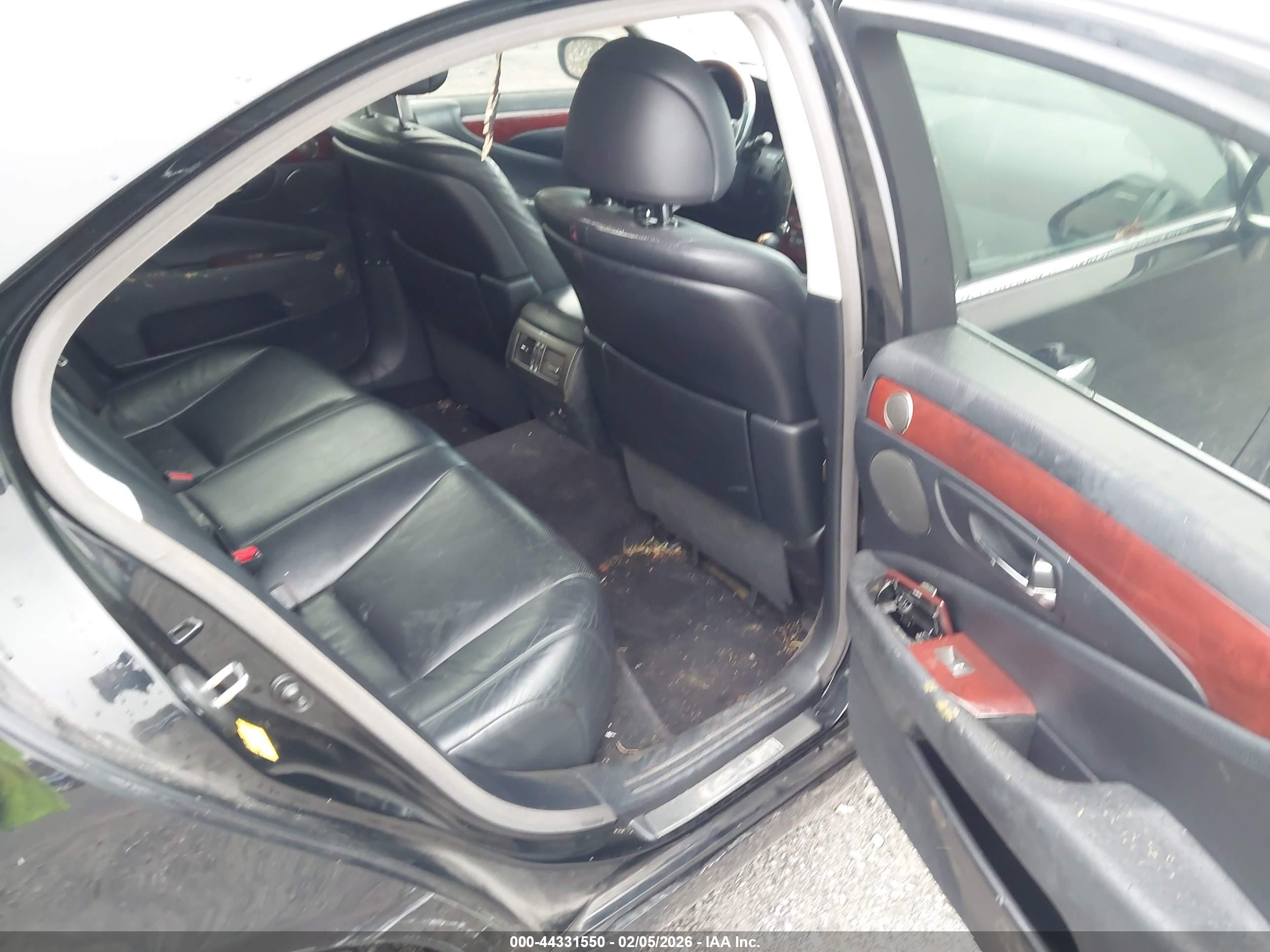 LEXUS LS image 8