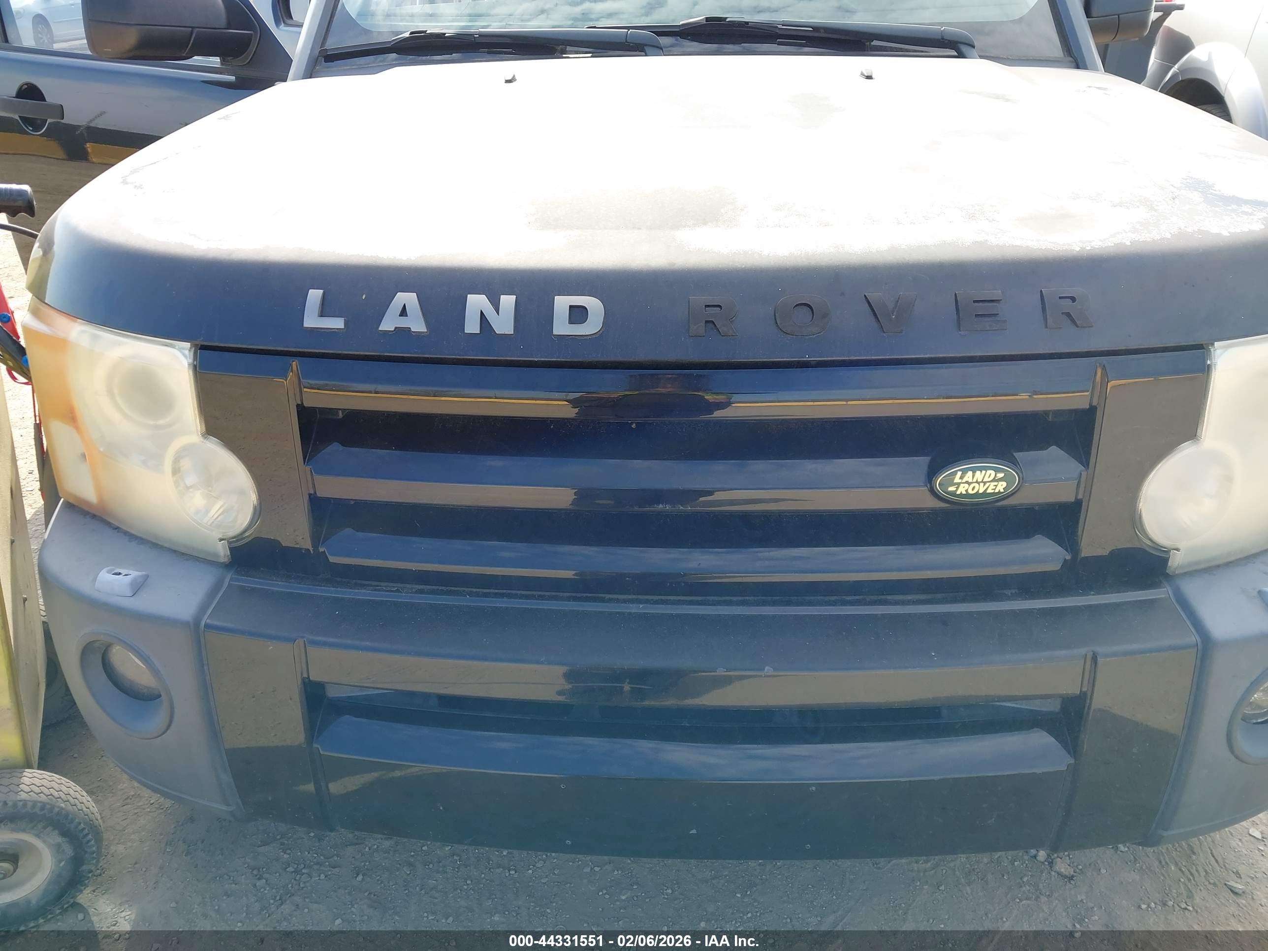 LAND ROVER image 6