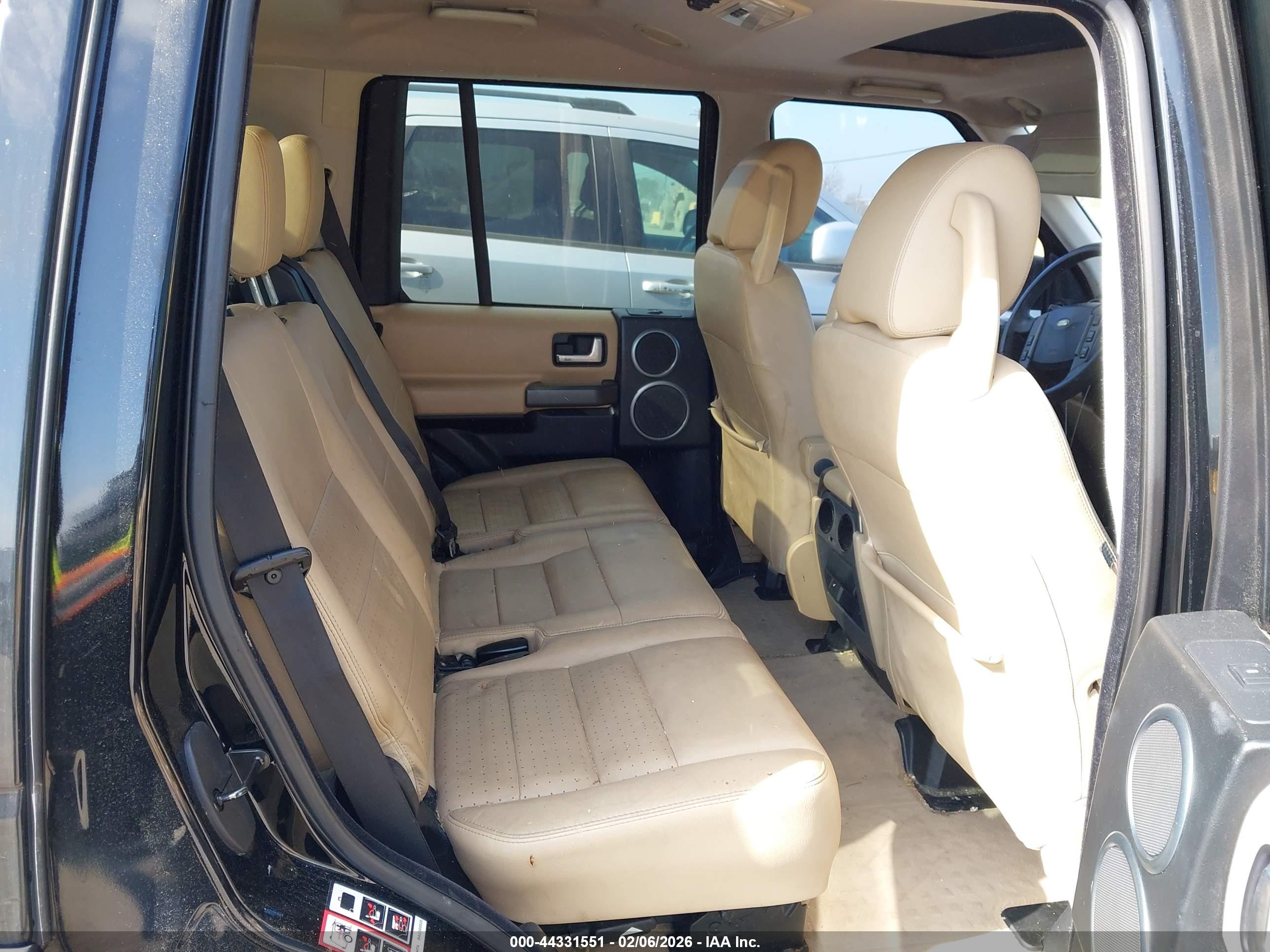 LAND ROVER image 8