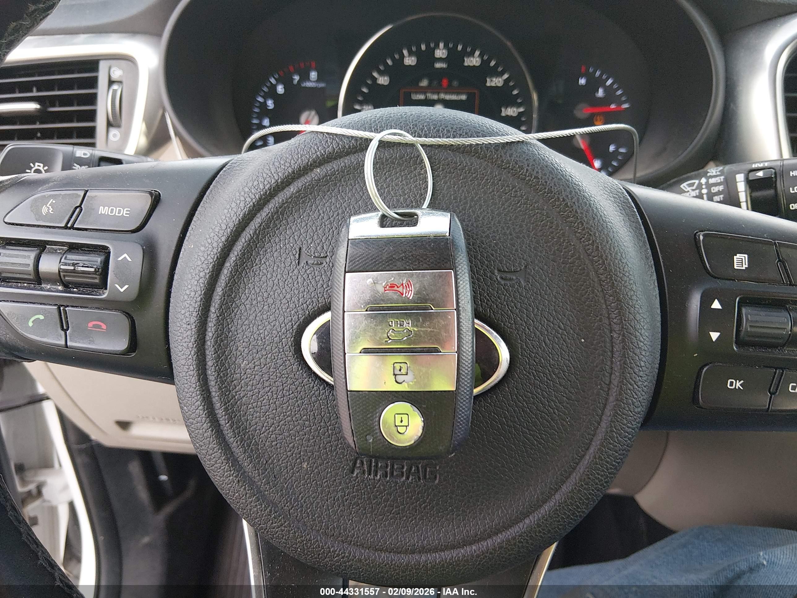 KIA SORENTO image 11