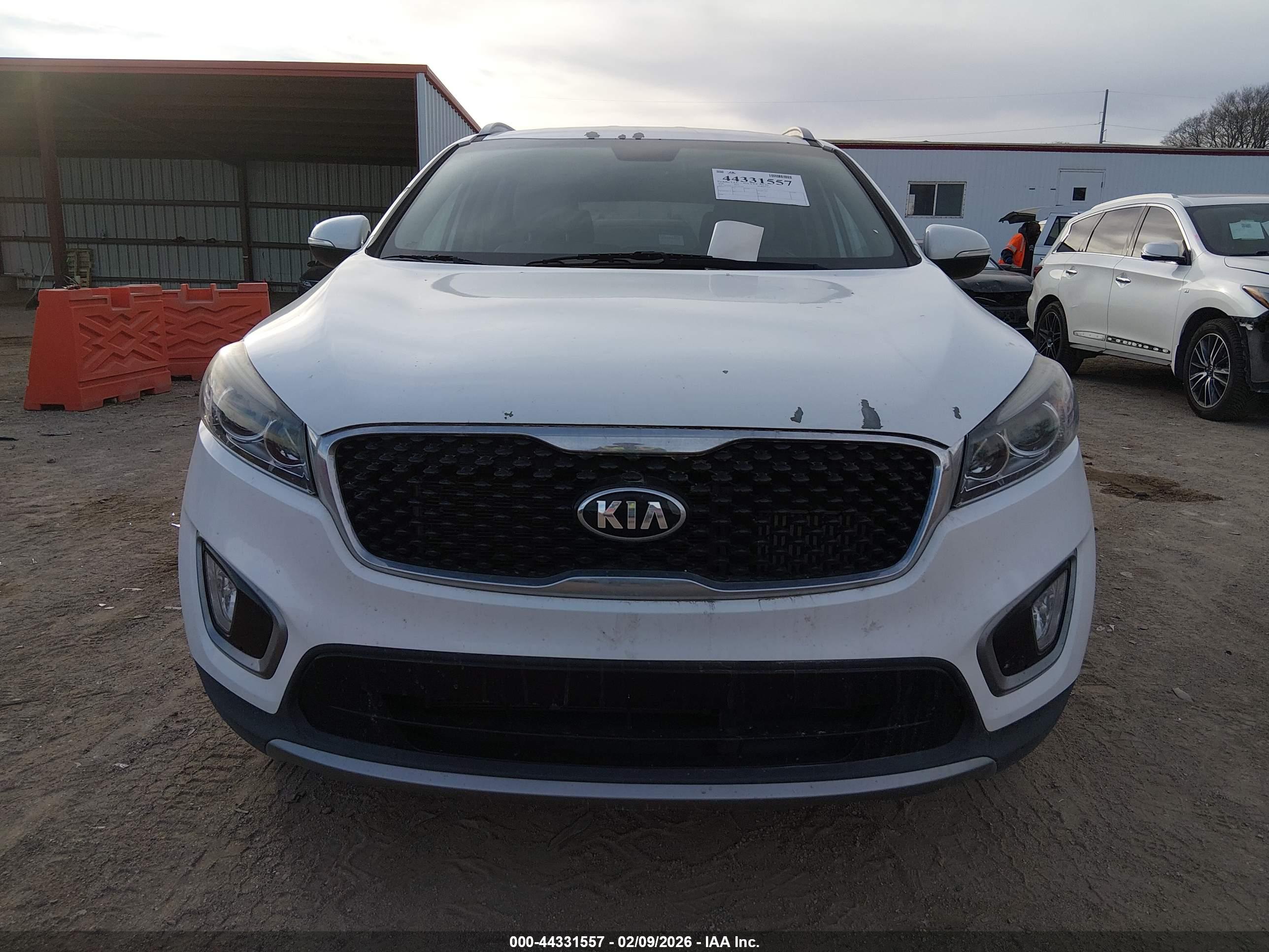 KIA SORENTO image 6