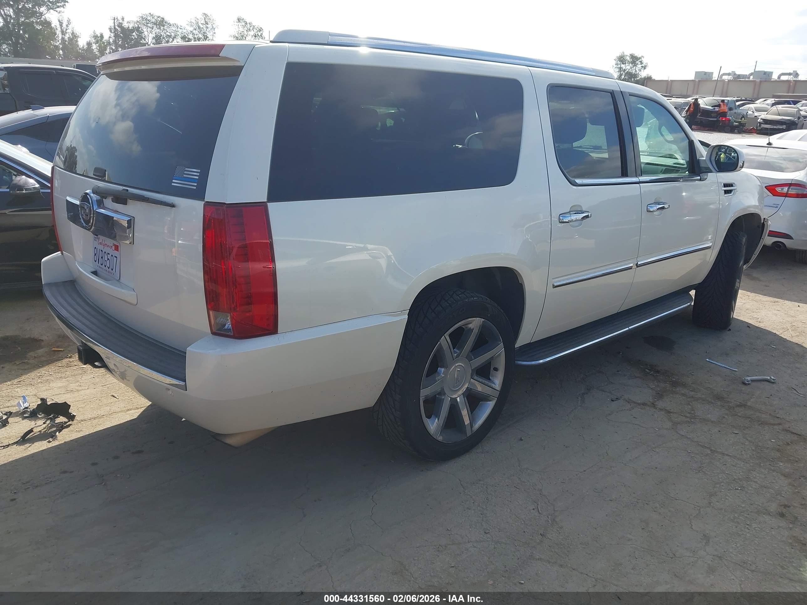 CADILLAC ESCALADE image 4