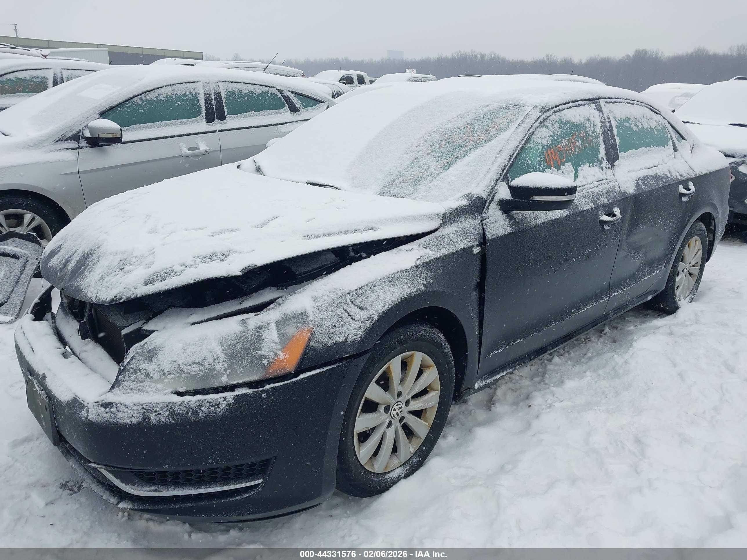 VOLKSWAGEN PASSAT image 2