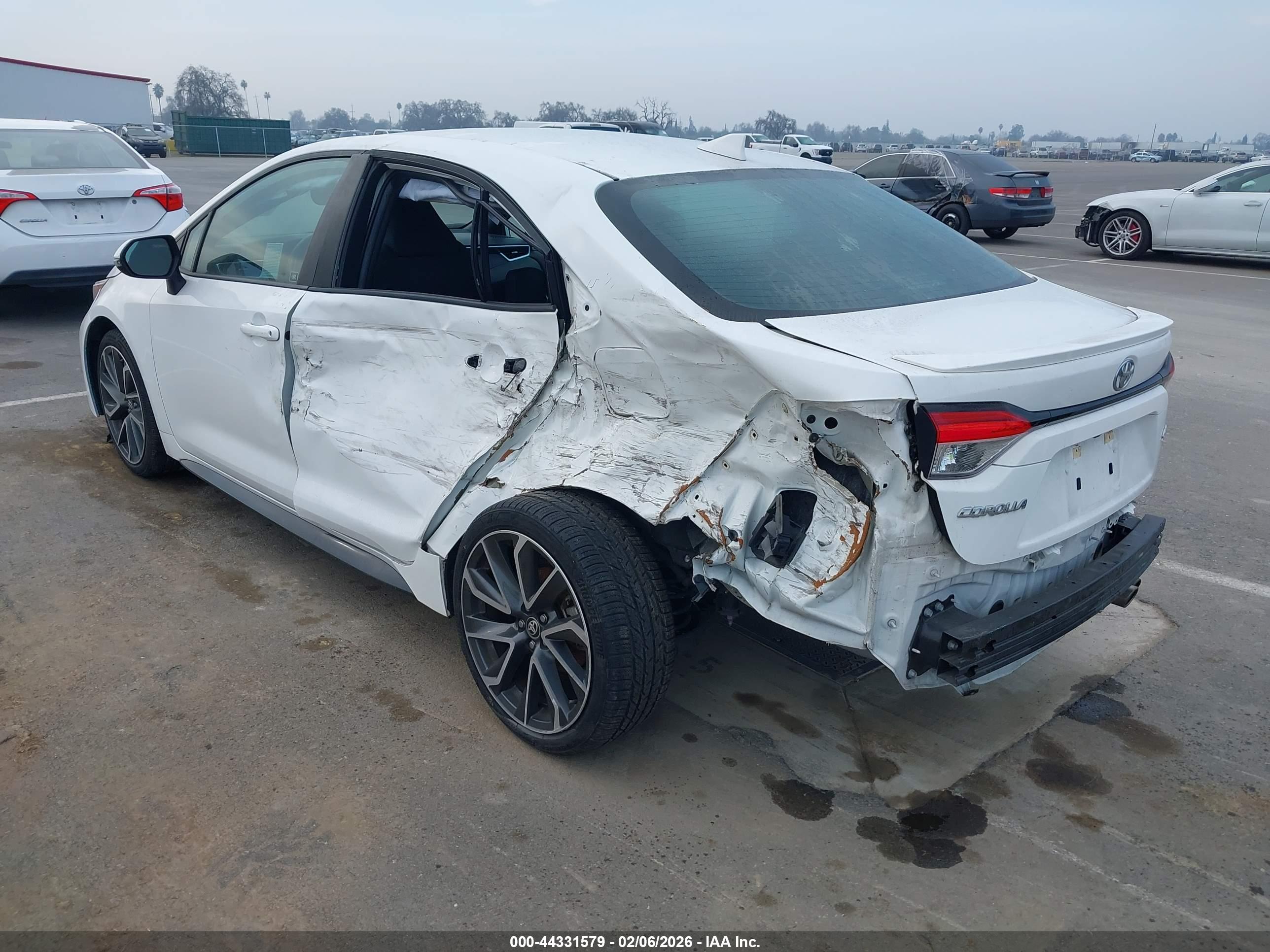 TOYOTA COROLLA image 3