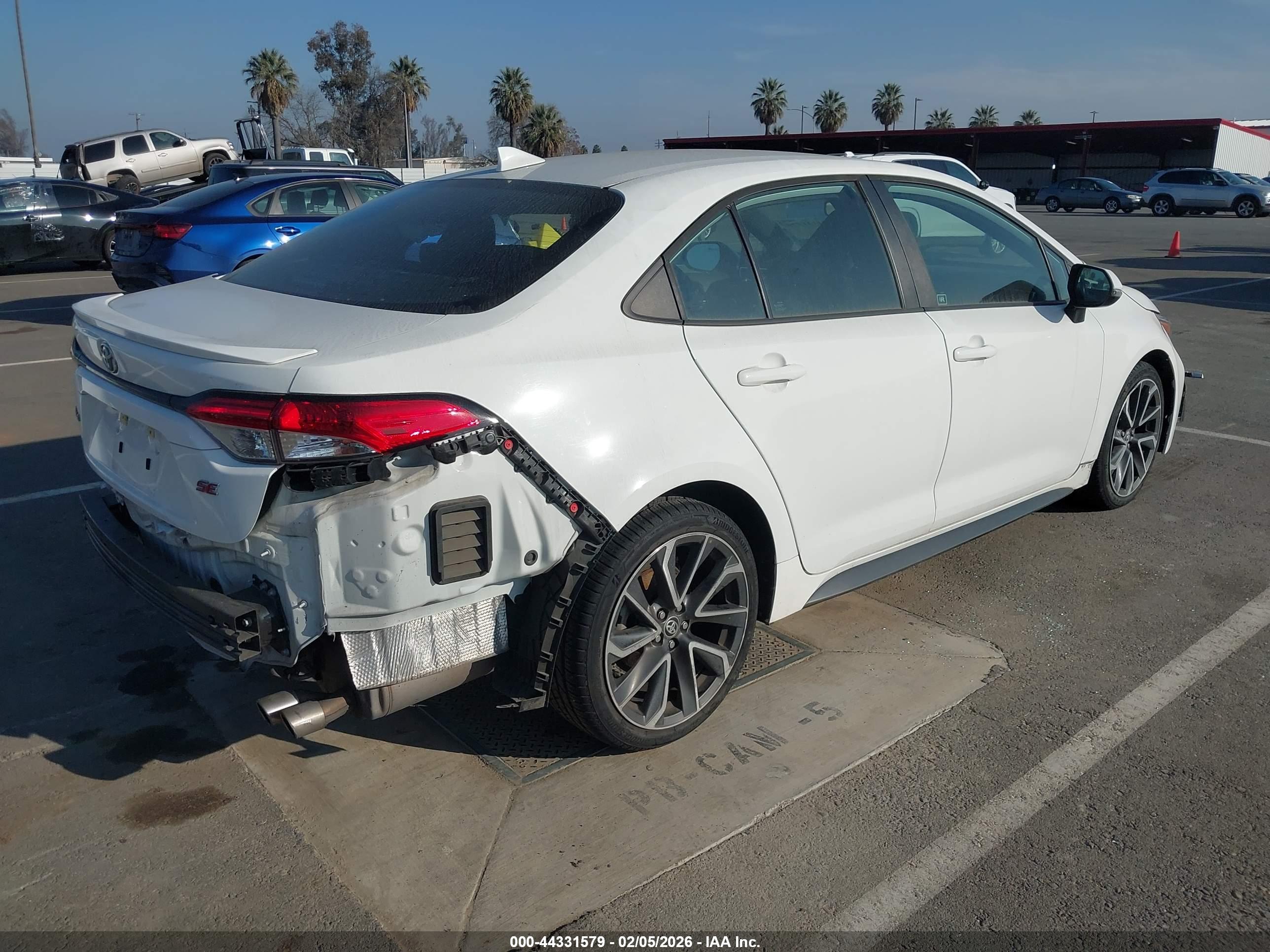 TOYOTA COROLLA image 4