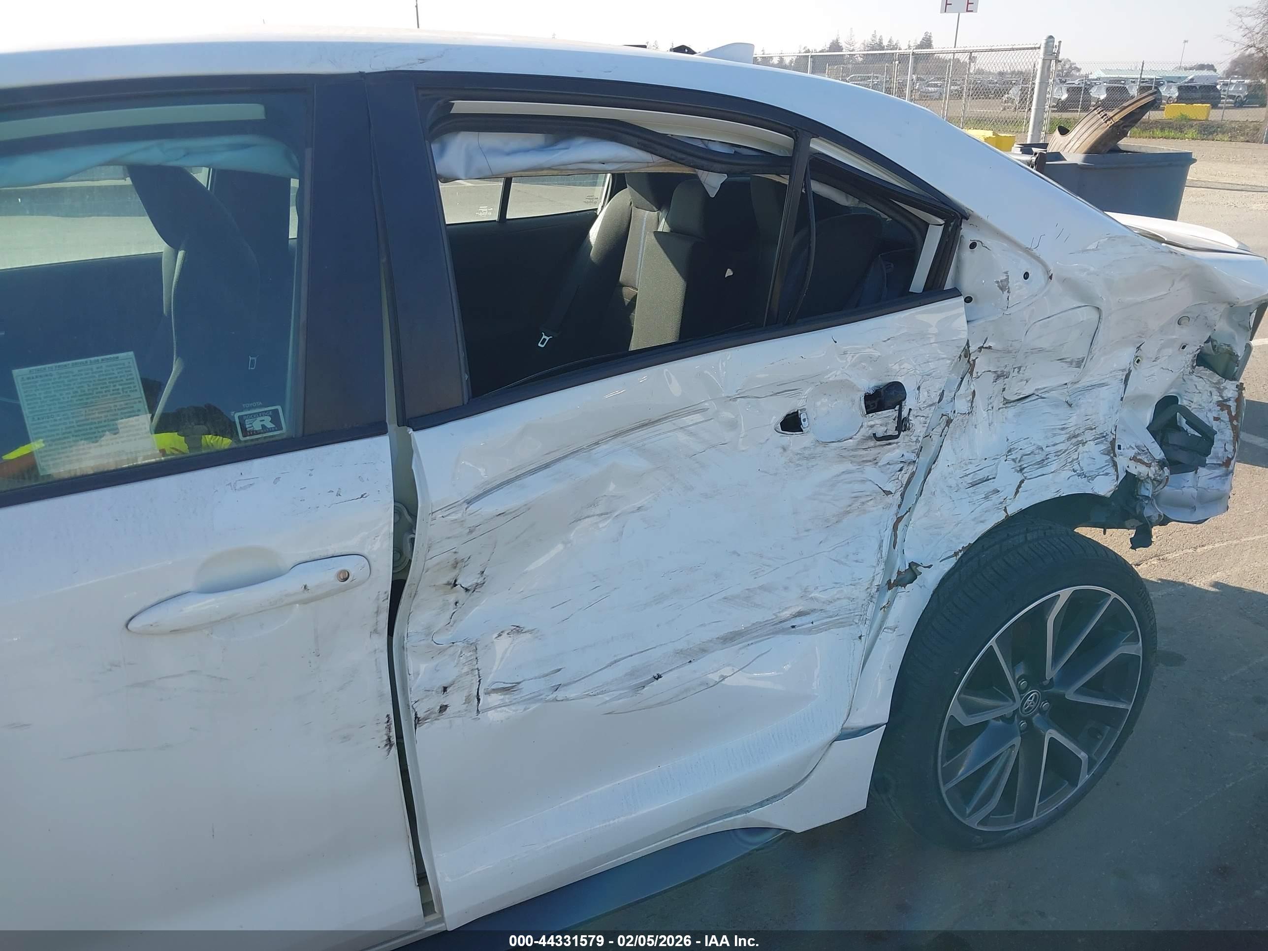 TOYOTA COROLLA image 6